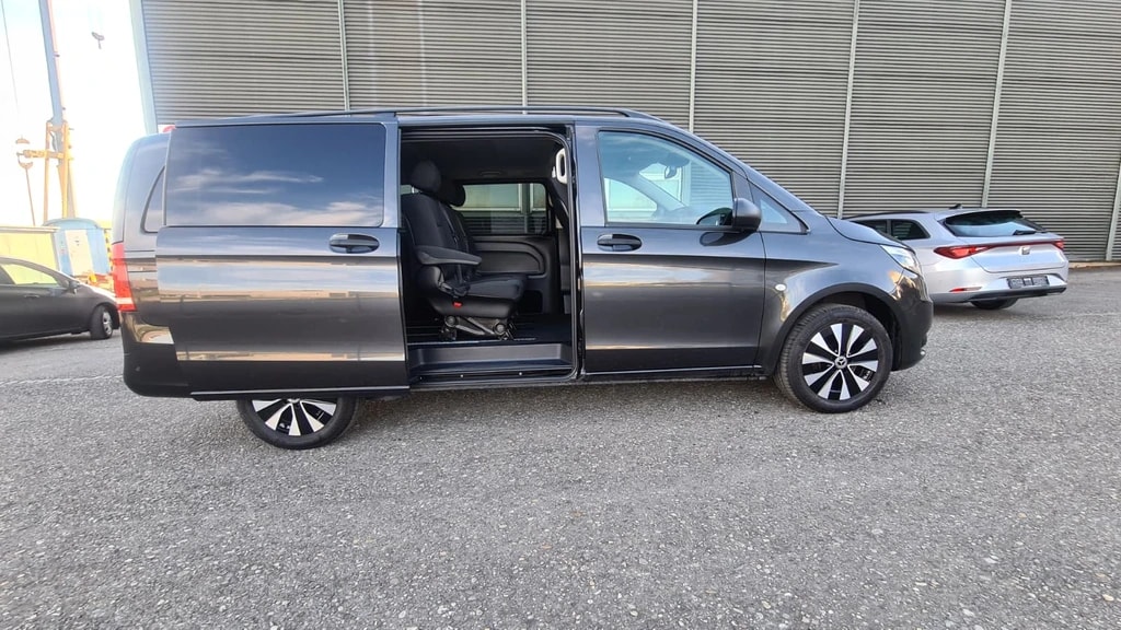 MERCEDES-BENZ Vito 124 CDI Lang Select Tourer 4Matic 9G-Tronic ** 239 PS ** 5-Plätzer ** Gr-Navi ** RF-Kamera ** Anh-Kupplung ** Frisch Ab MFK-image-7