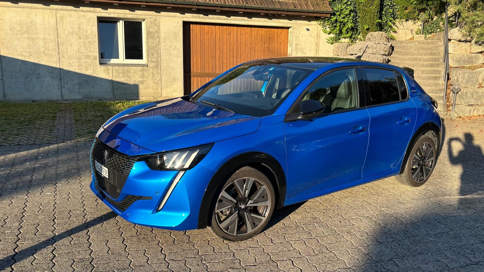 PEUGEOT 1.2 PureTech 130 GT Line-image-0
