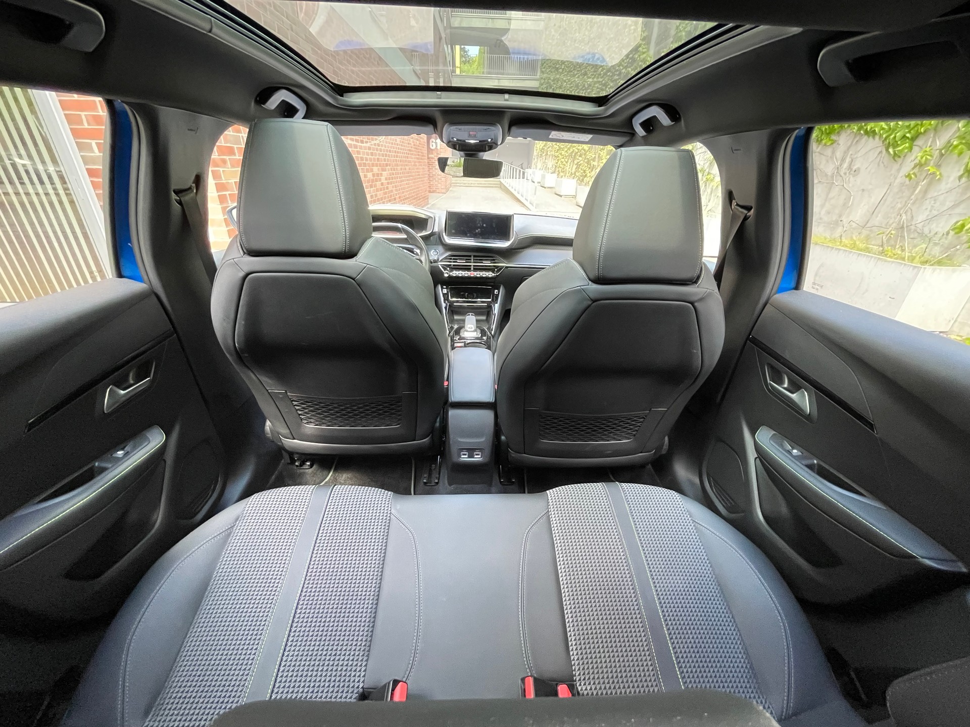 PEUGEOT 1.2 PureTech 130 GT Line-image-4
