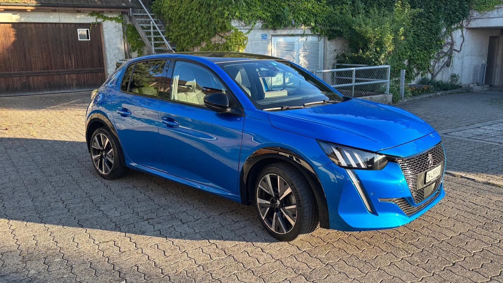 PEUGEOT 1.2 PureTech 130 GT Line-image-3
