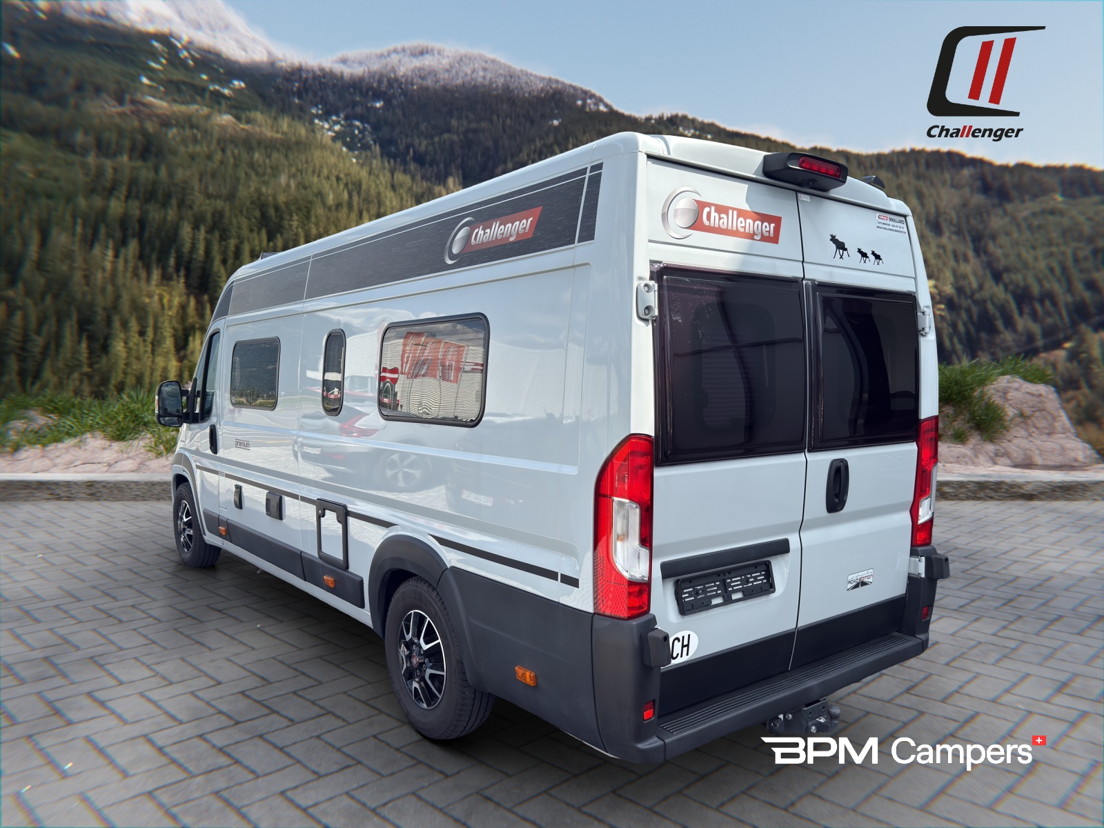 CHALLENGER V217 Road Edition Premium-showroom-element-2