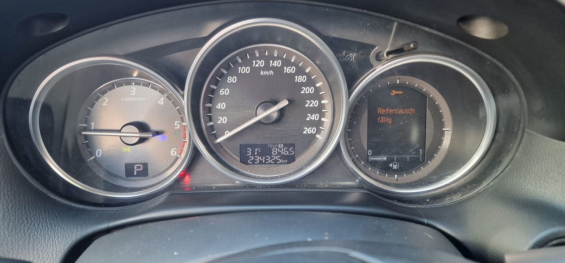 MAZDA CX-5 2.2 D HP Revolution AWD Automatic-image-9