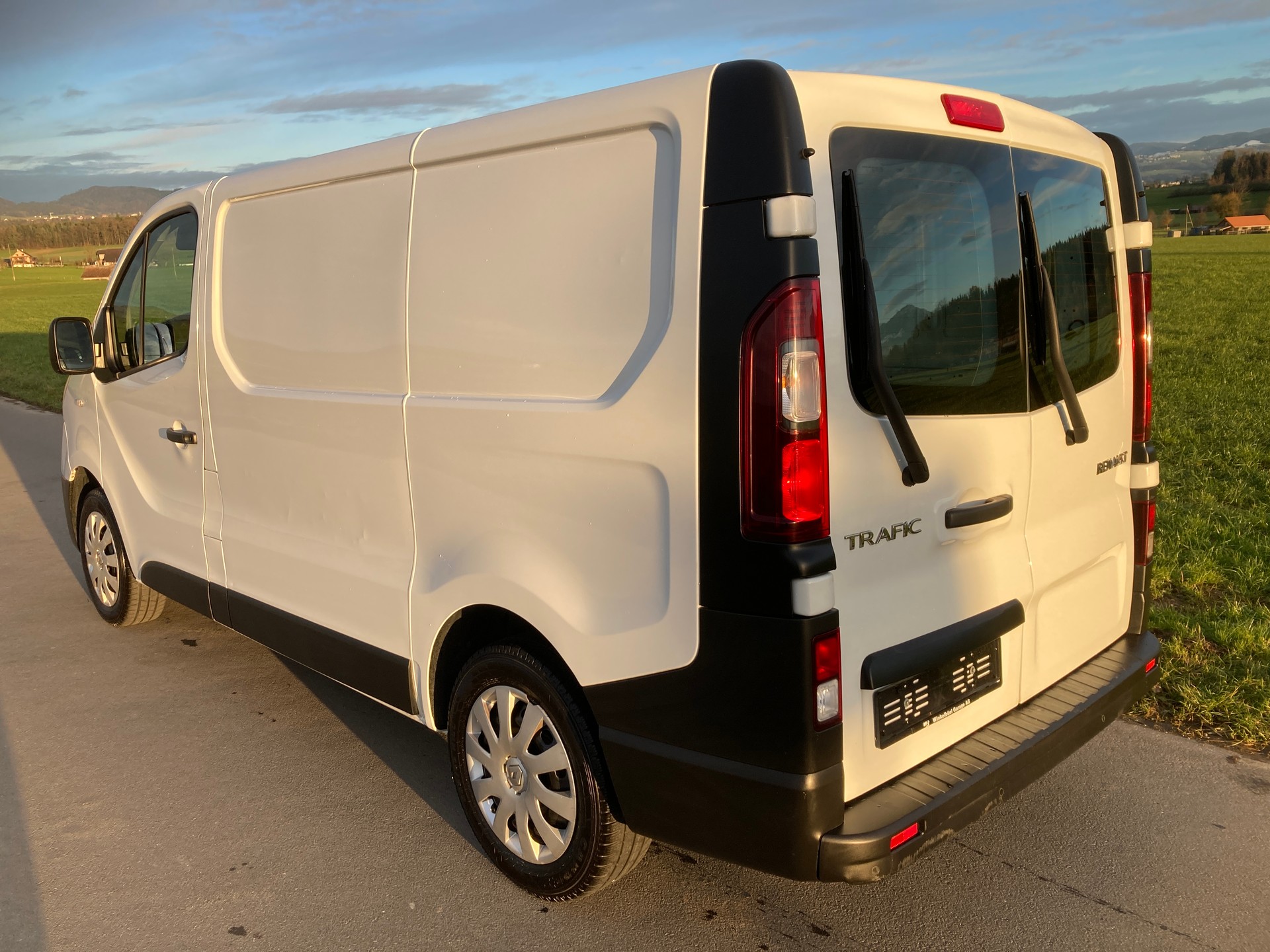 RENAULT Trafic 1.6 dCi 120 2.9t Business L1H1 **Nutzlast 1'160 KG**-image-3