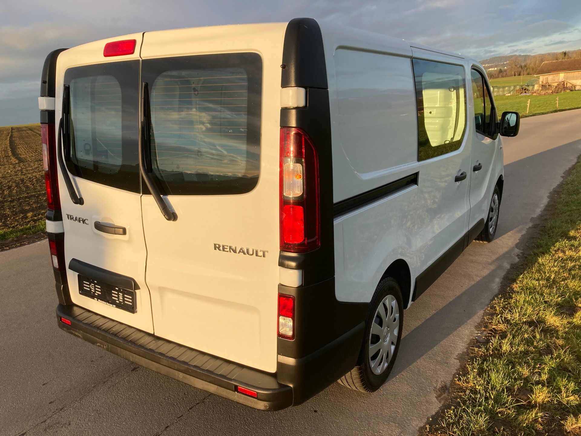 RENAULT Trafic 1.6 dCi 120 2.9t Business L1H1 **Nutzlast 1'160 KG**-image-2