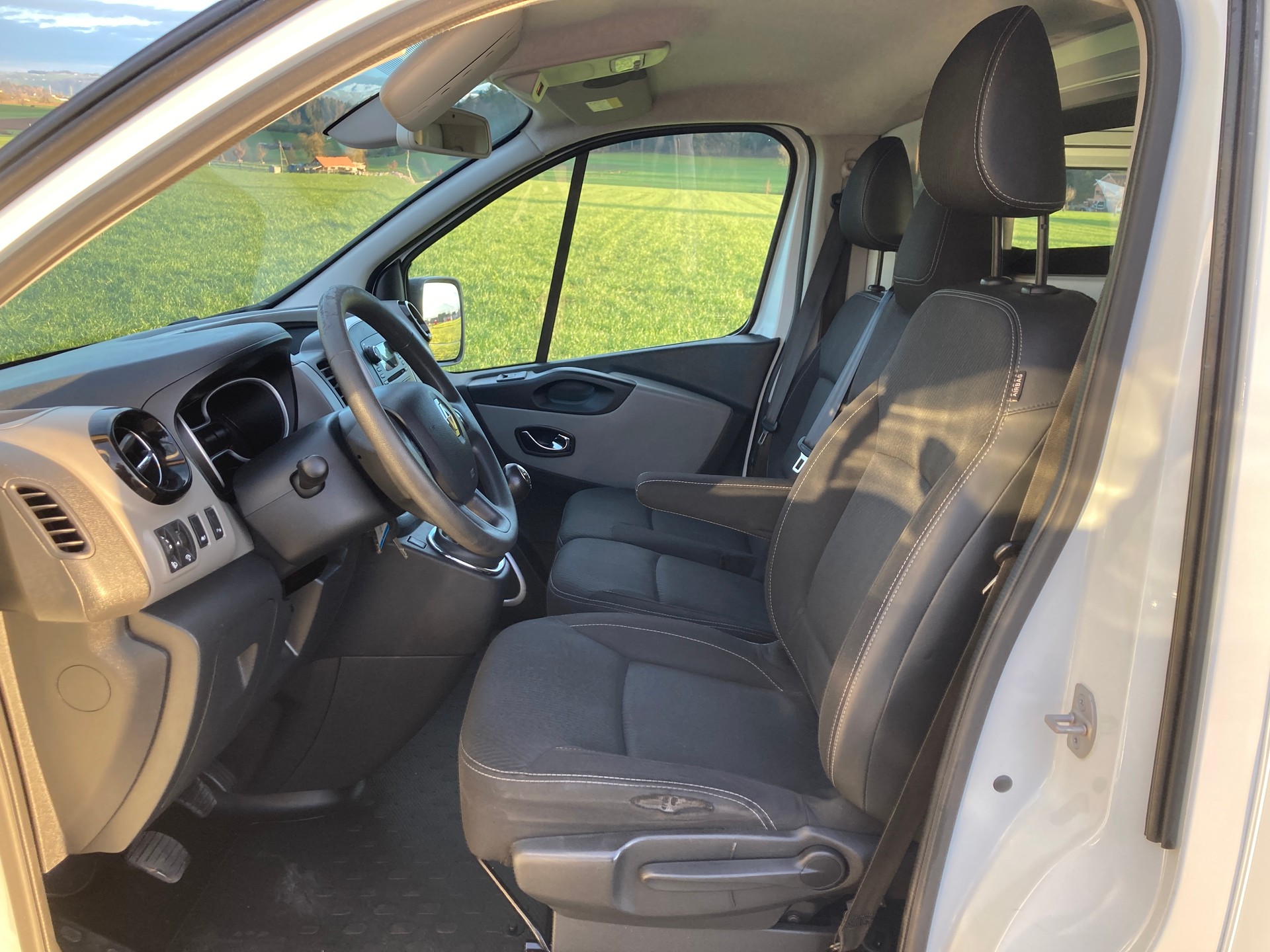 RENAULT Trafic 1.6 dCi 120 2.9t Business L1H1 **Nutzlast 1'160 KG**-image-8