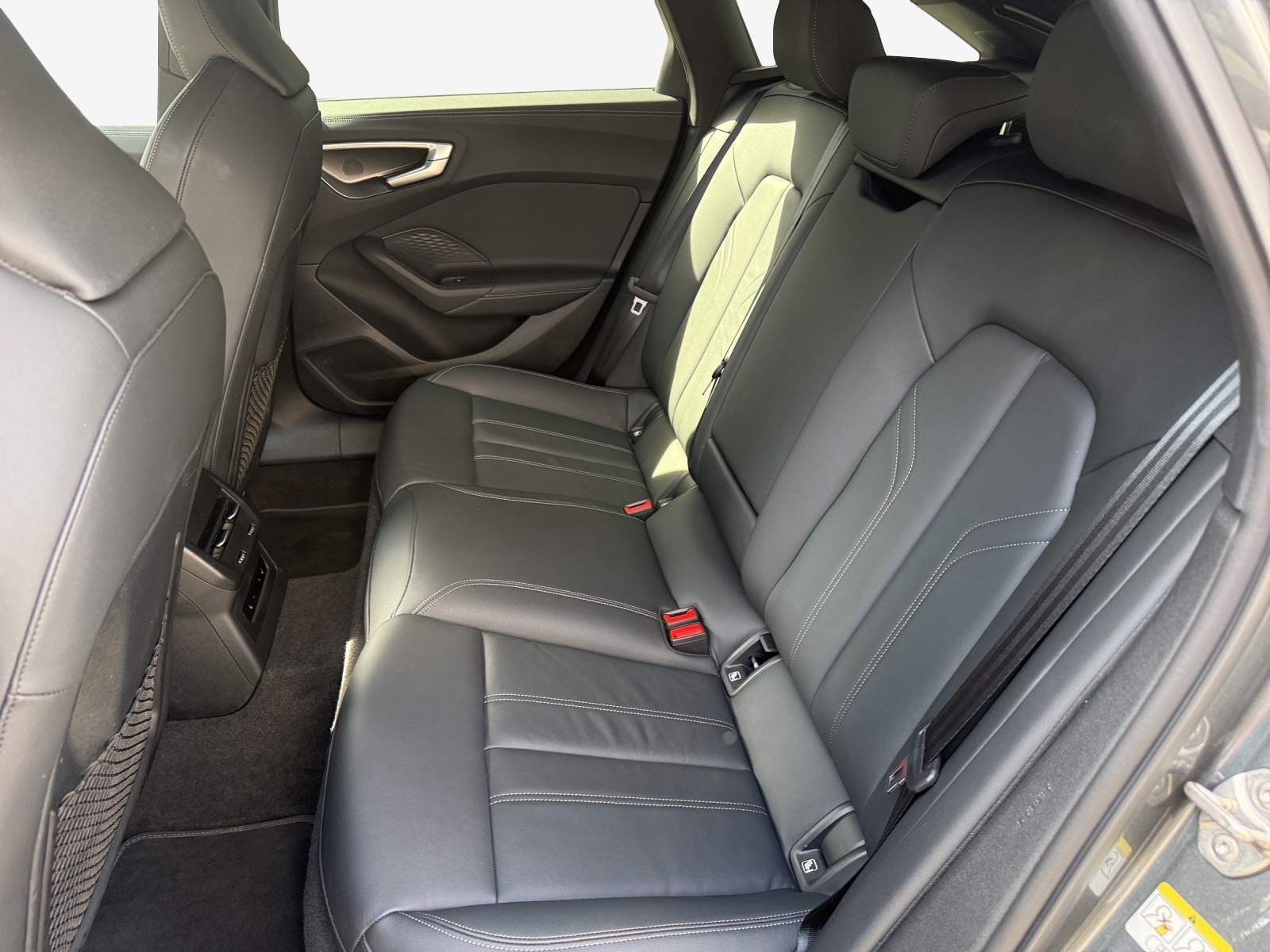 AUDI A5 Avant TFSI quattro 150 kW S tronic-image-11