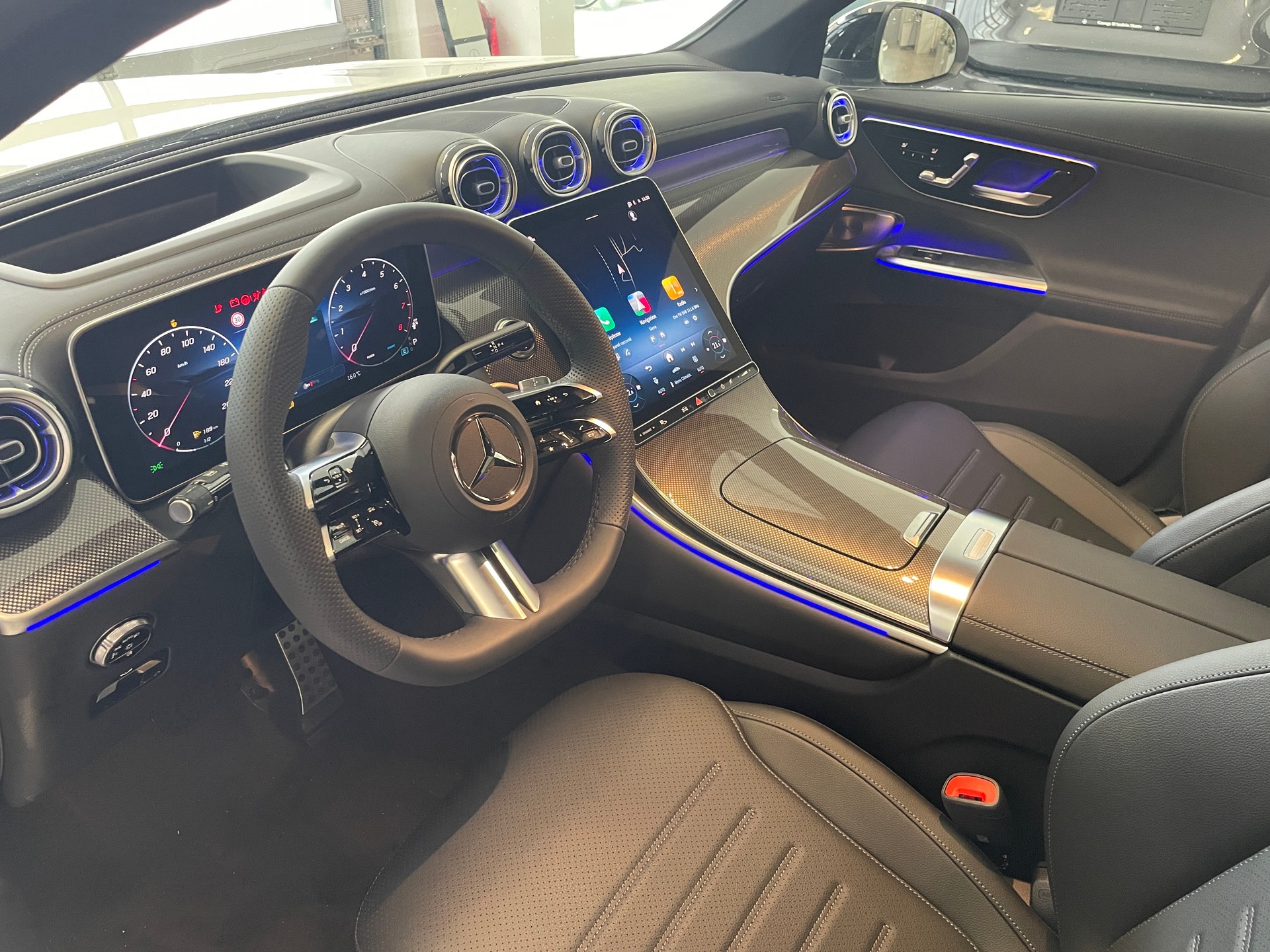 MERCEDES-BENZ GLC Coupé 300 4Matic 9G-Tronic AMG Line-image-10