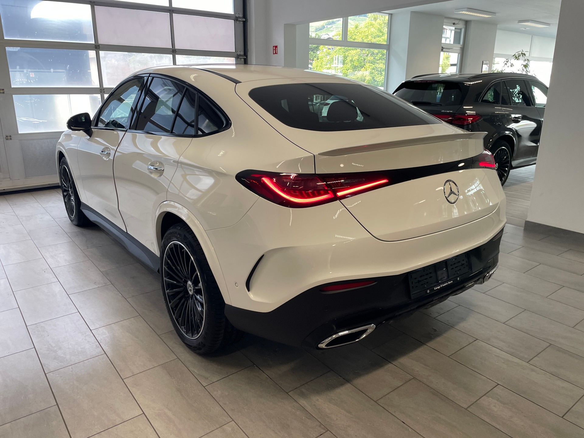 MERCEDES-BENZ GLC Coupé 300 4Matic 9G-Tronic AMG Line-image-4