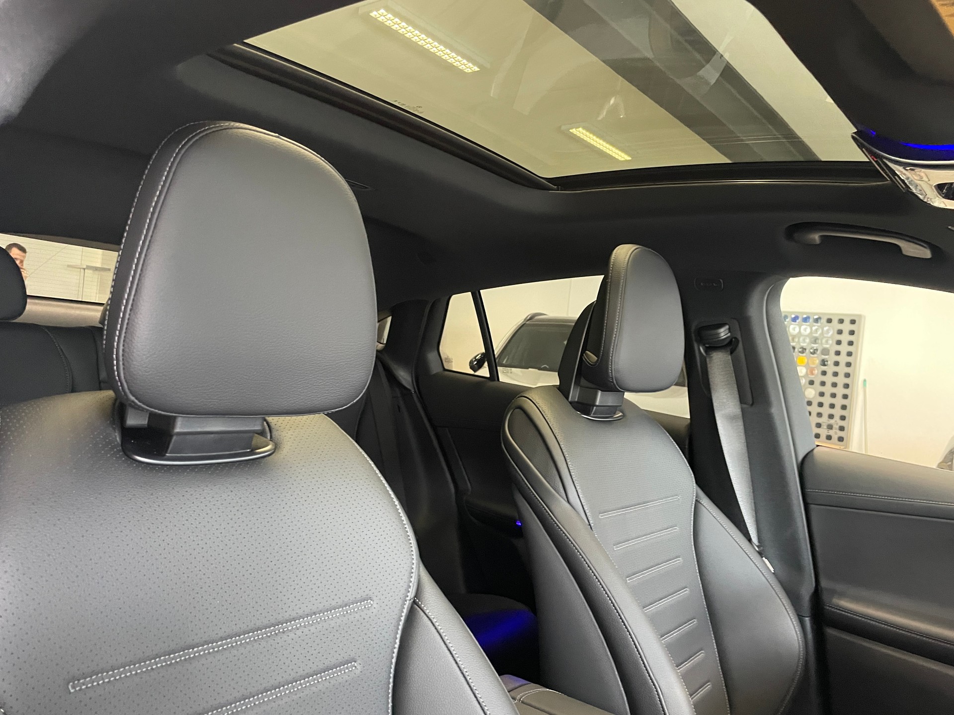MERCEDES-BENZ GLC Coupé 300 4Matic 9G-Tronic AMG Line-image-25