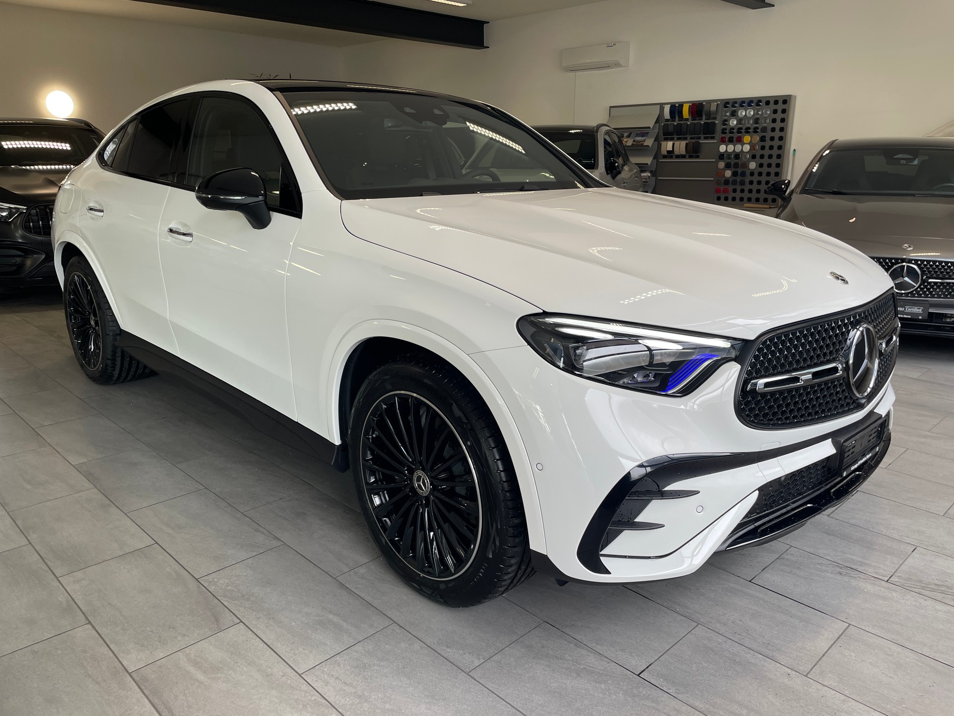 MERCEDES-BENZ GLC Coupé 300 4Matic 9G-Tronic AMG Line-image-2