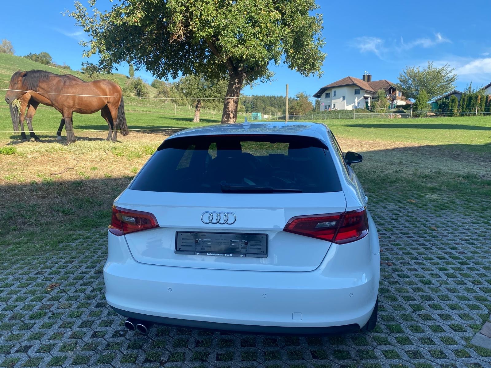 AUDI A3 Sportback 2.0 TDI Attraction quattro S-tronic-image-8