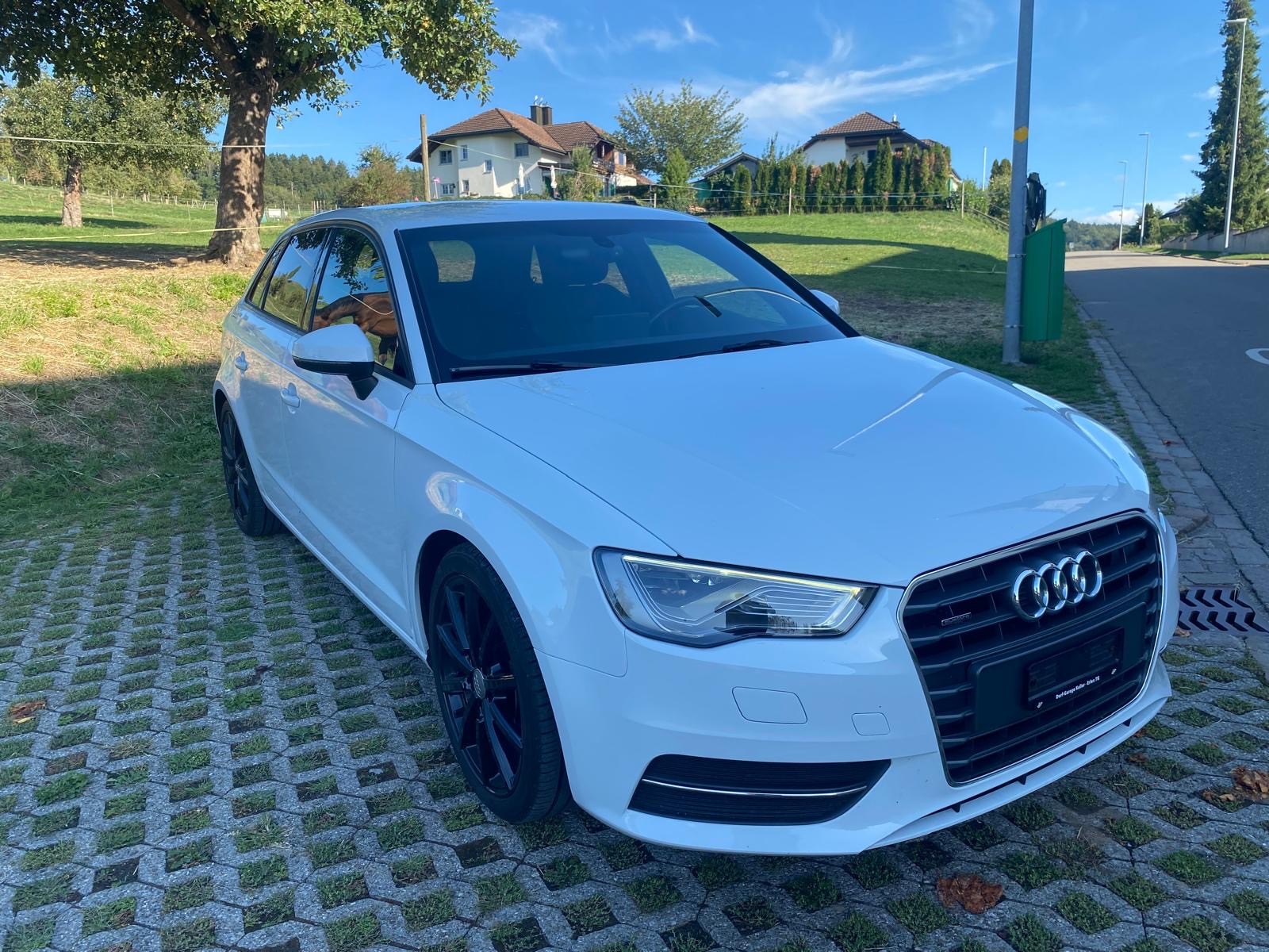 AUDI A3 Sportback 2.0 TDI Attraction quattro S-tronic-image-1