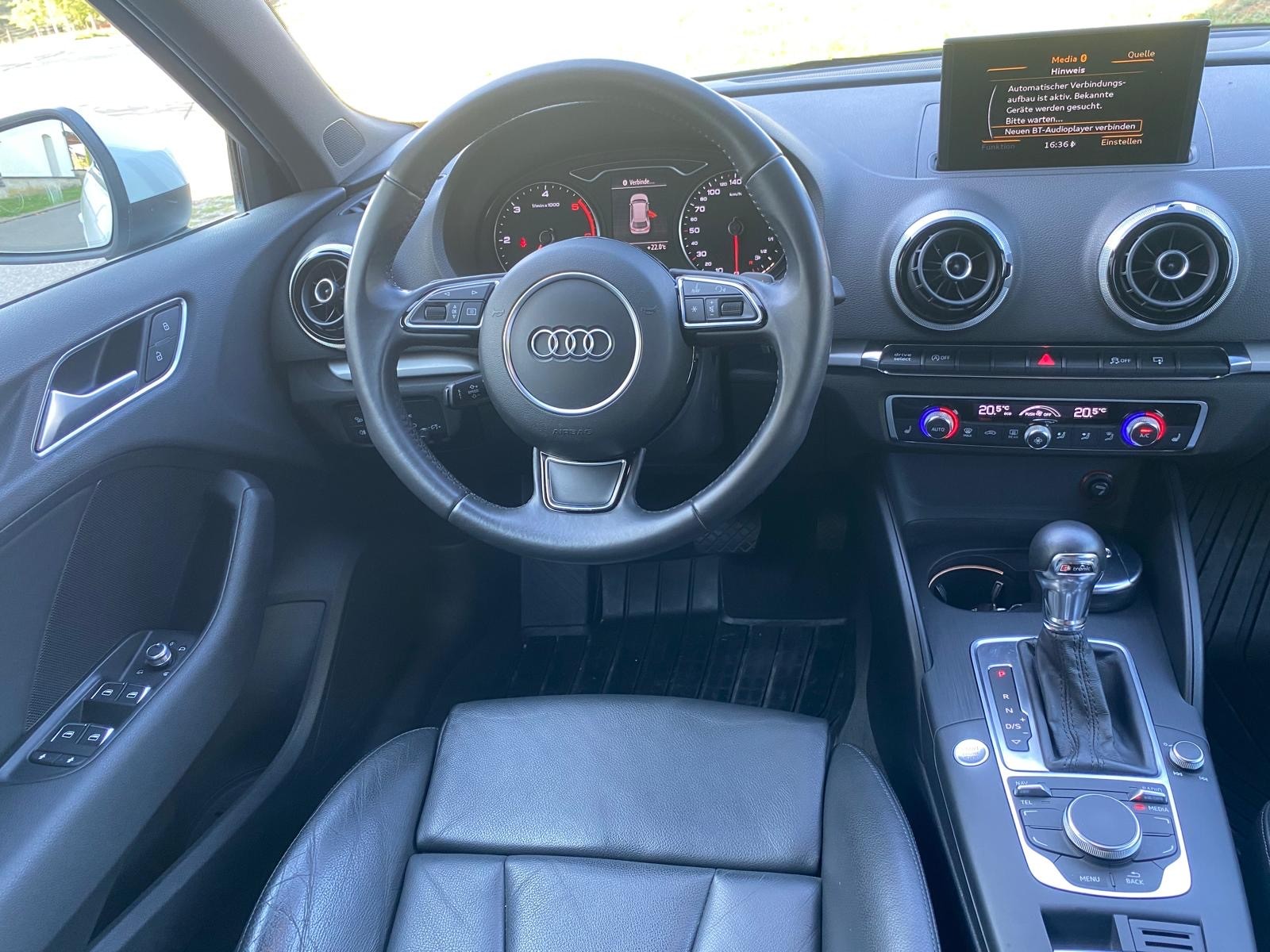AUDI A3 Sportback 2.0 TDI Attraction quattro S-tronic-image-10