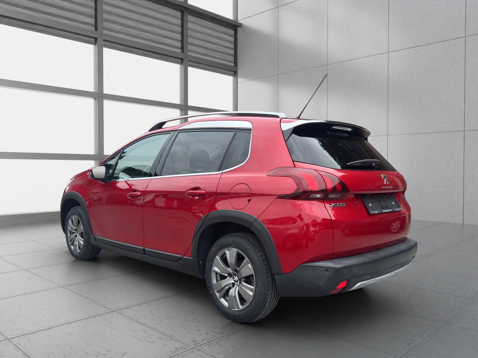 PEUGEOT 2008 1.2 PureTech Allure-image-2