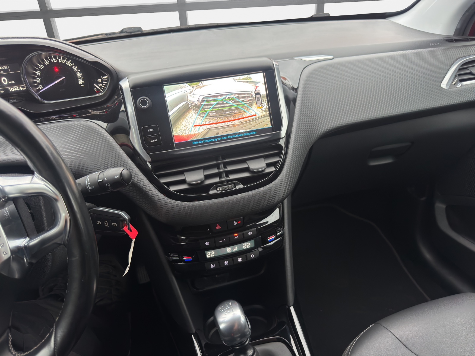 PEUGEOT 2008 1.2 PureTech Allure-image-15
