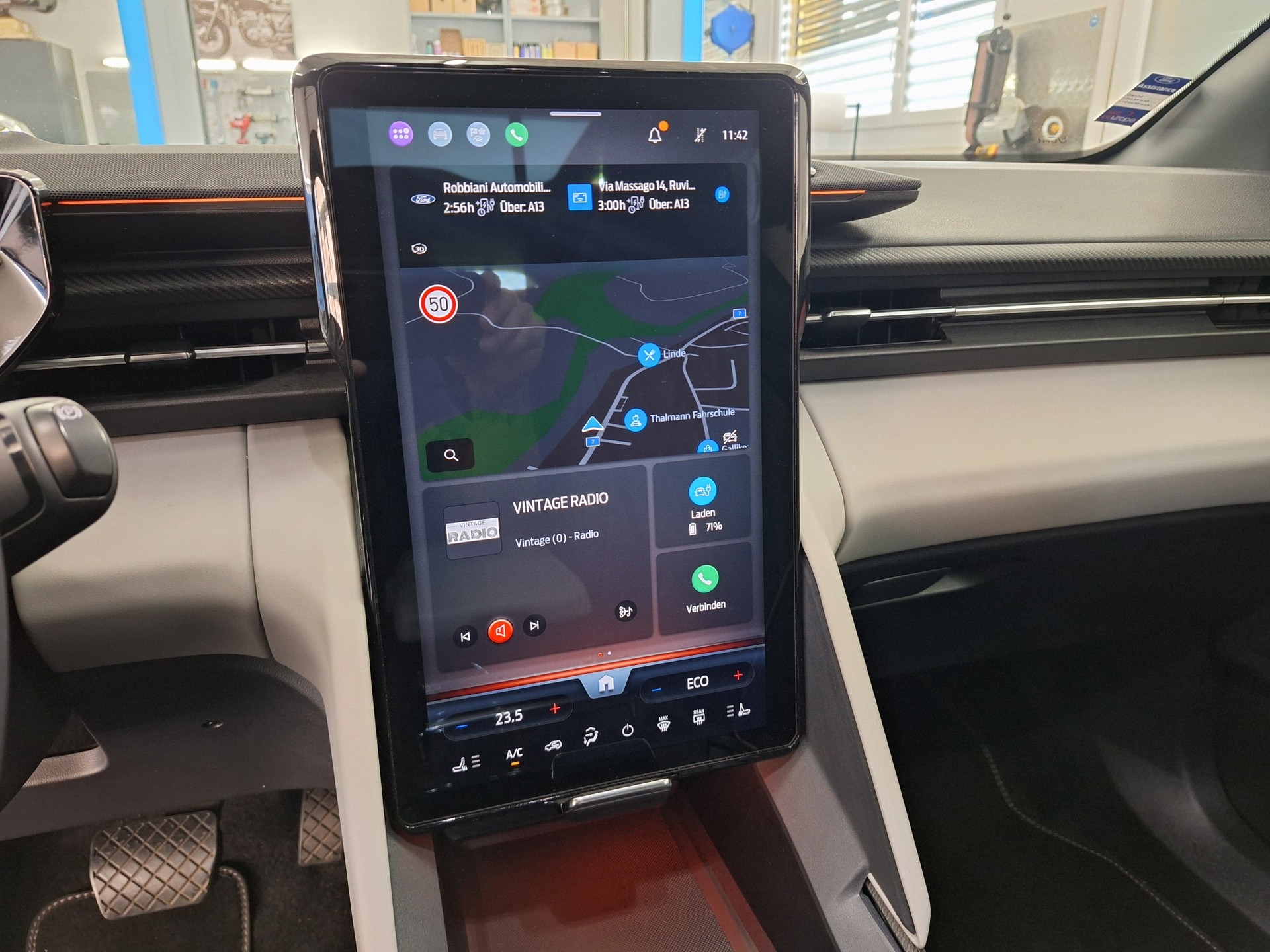 FORD Explorer Elektro 79kWh Extended Range Premium⚡Mit elektrischer Anhängerkupplung & Hersteller Garantie bis Aug.2027⚡-image-17