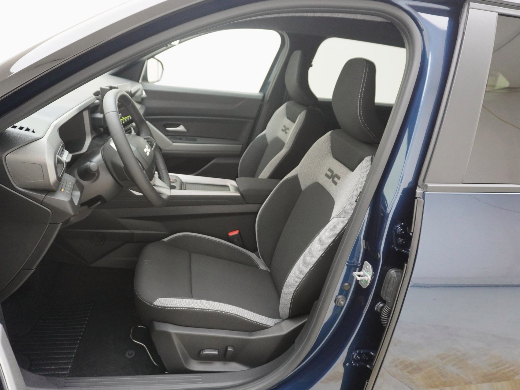 DACIA Bigster 1.2 Hybrid Journey 4x4-image-9