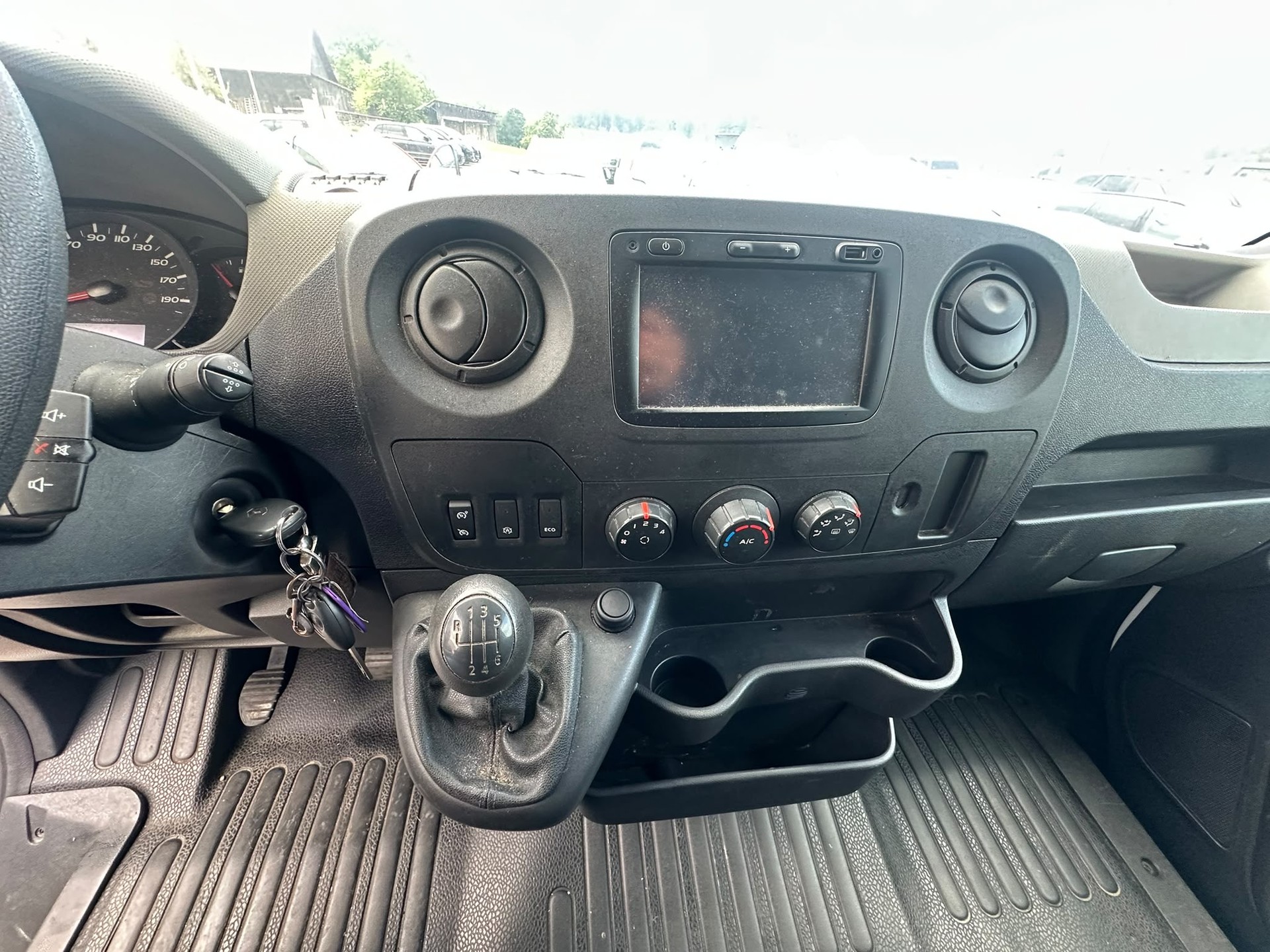 RENAULT Master T35 ENERGY dCi 170 L2H2-image-8