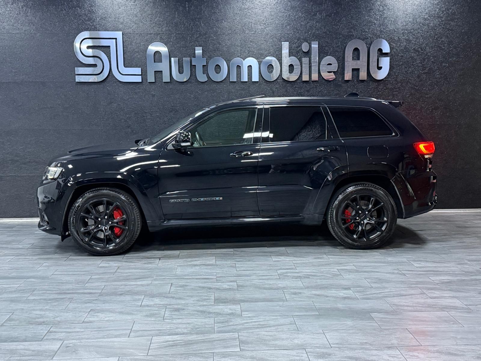 JEEP Grand Cherokee 6.4 V8 HEMI SRT8 Automatic / Black Series / Vollausstattung-showroom-element-3