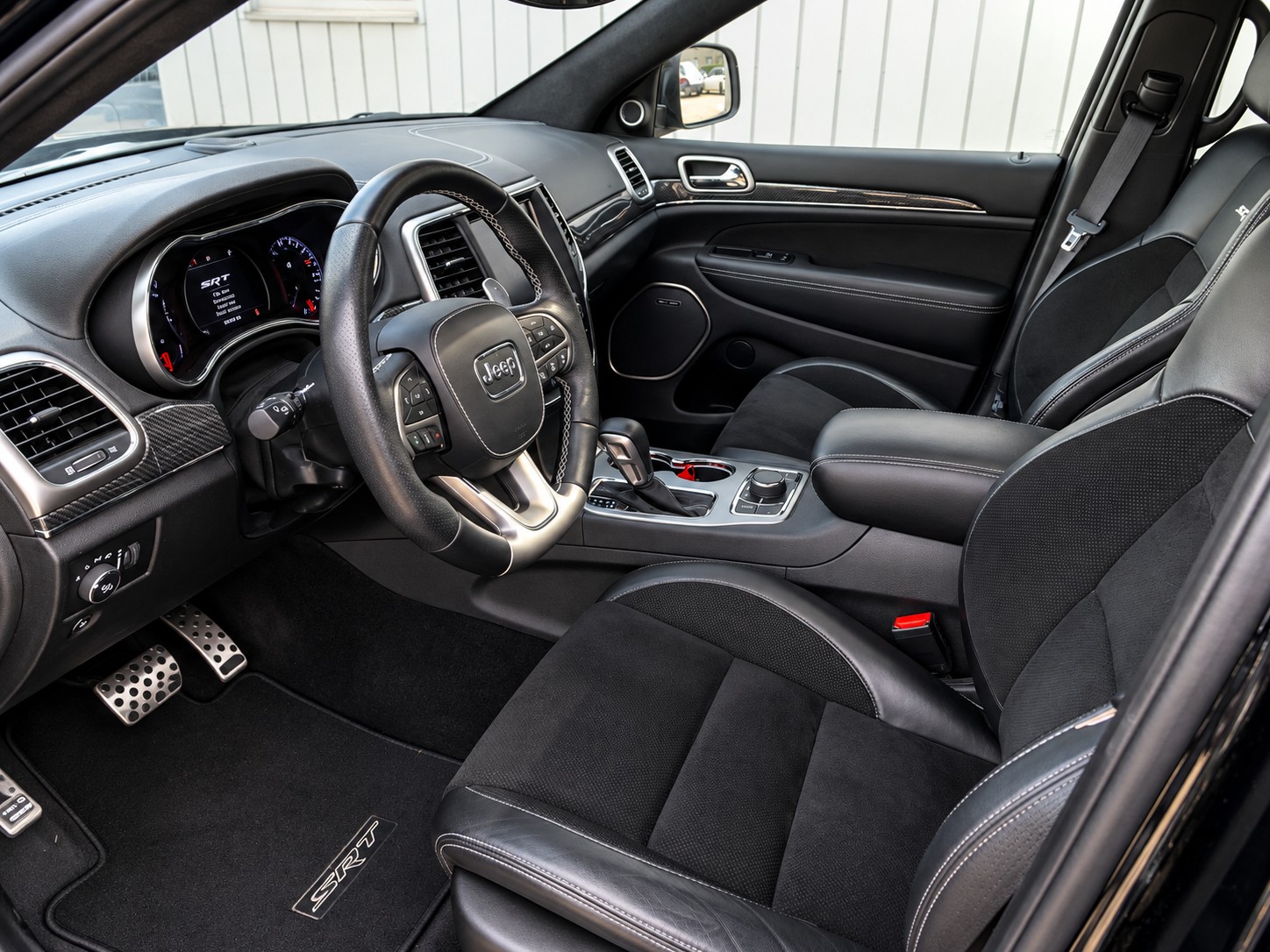 JEEP Grand Cherokee 6.4 V8 HEMI SRT8 Automatic / Black Series / Vollausstattung-image-1