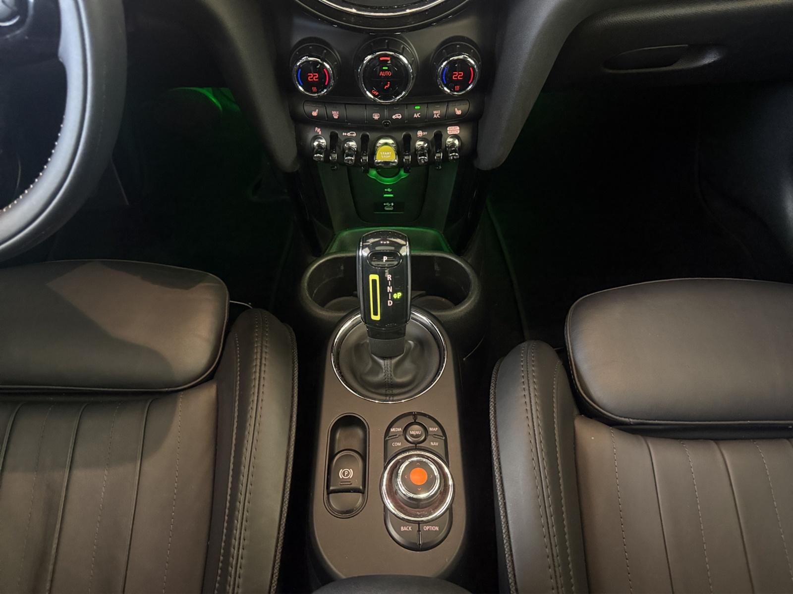 MINI Cooper SE-image-16