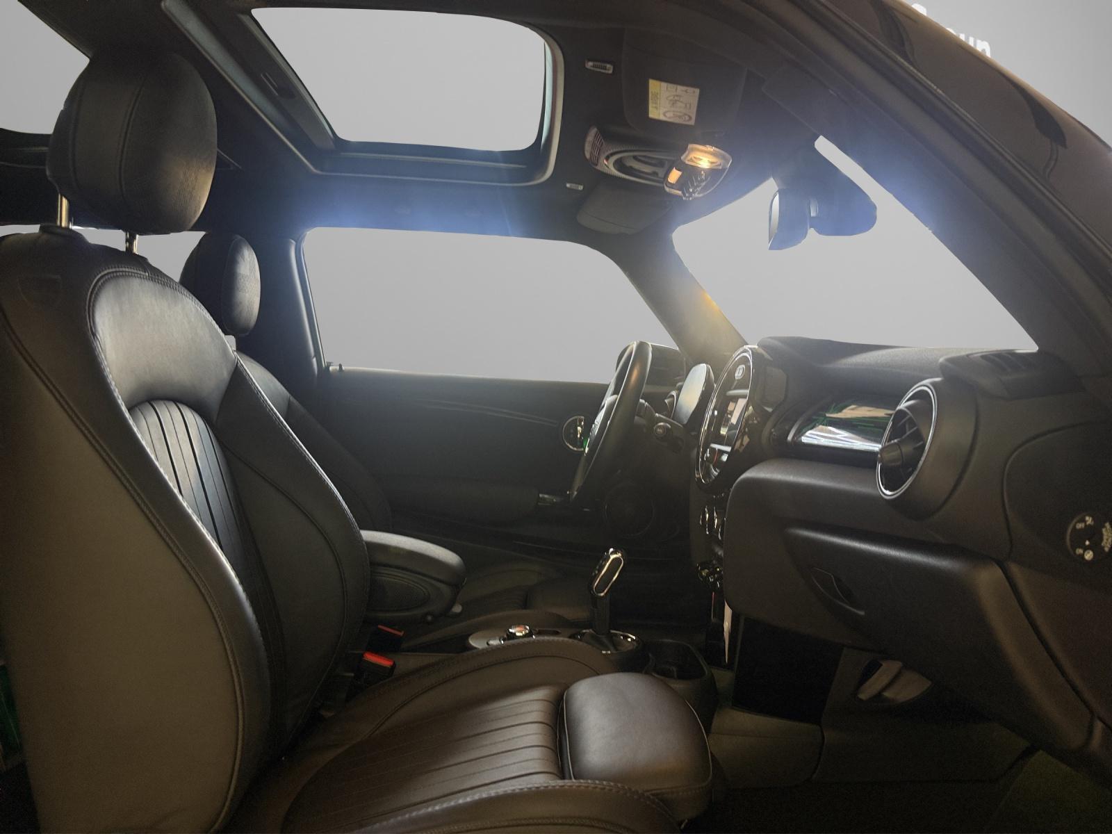 MINI Cooper SE-image-18