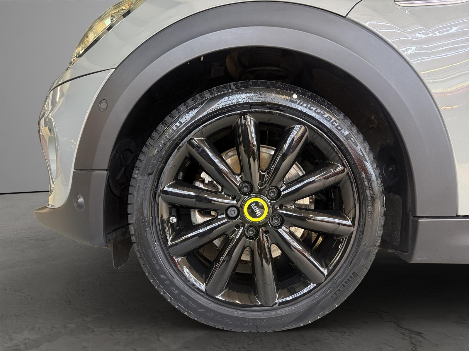 MINI Cooper SE-image-22
