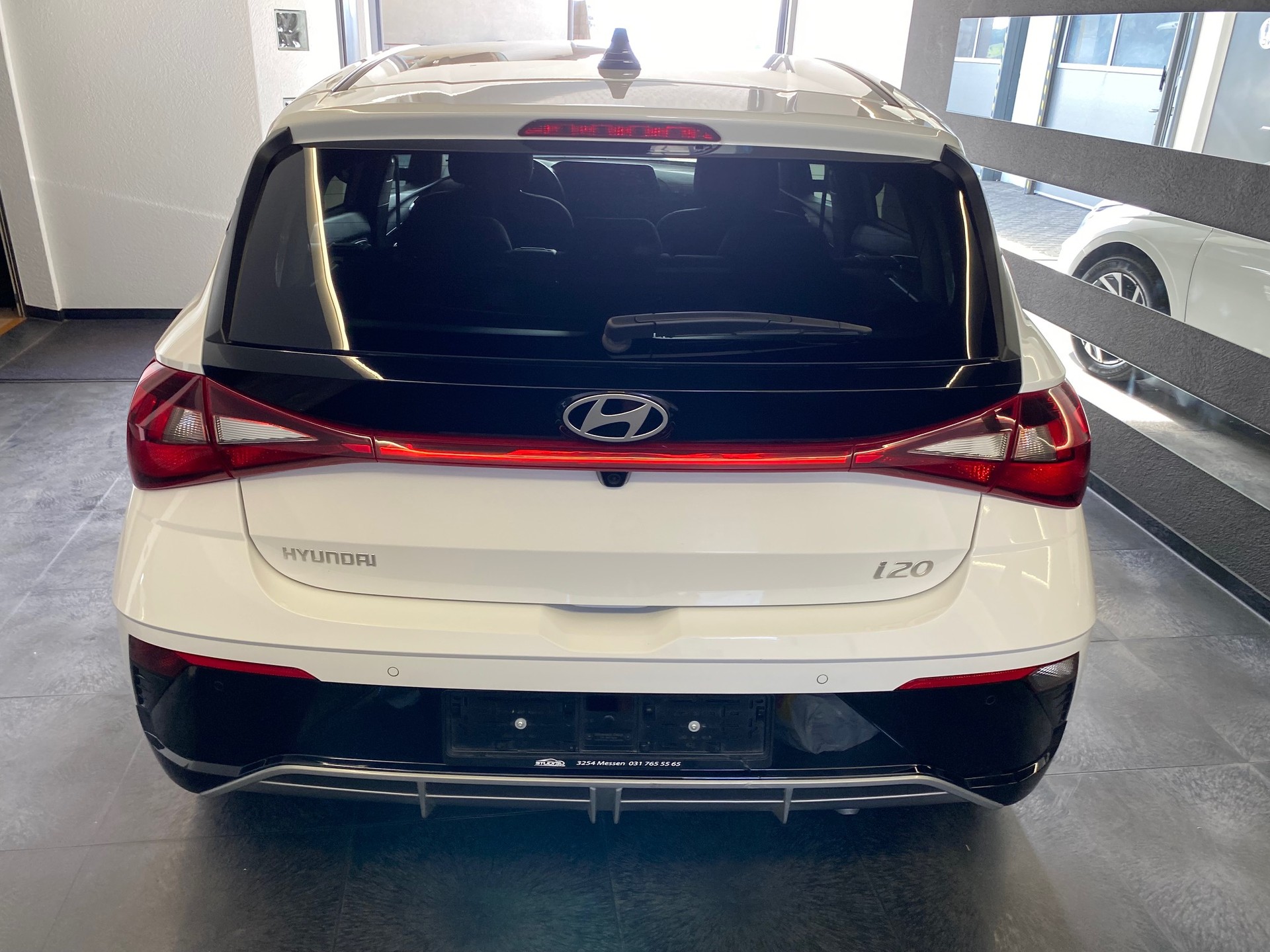 HYUNDAI i20 1.0 T-GDi Amplia DCT Gepflegtes CH-Fahrzeug-image-3