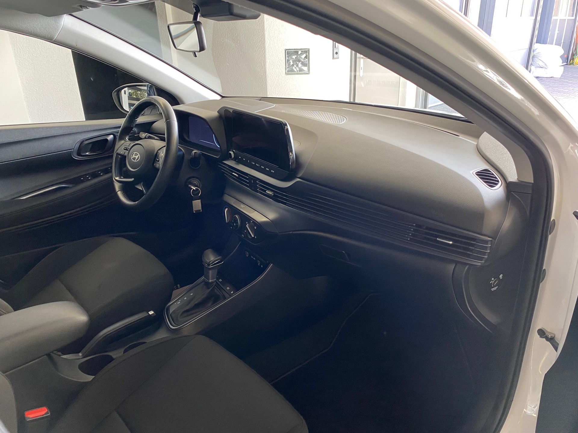 HYUNDAI i20 1.0 T-GDi Amplia DCT Gepflegtes CH-Fahrzeug-image-6