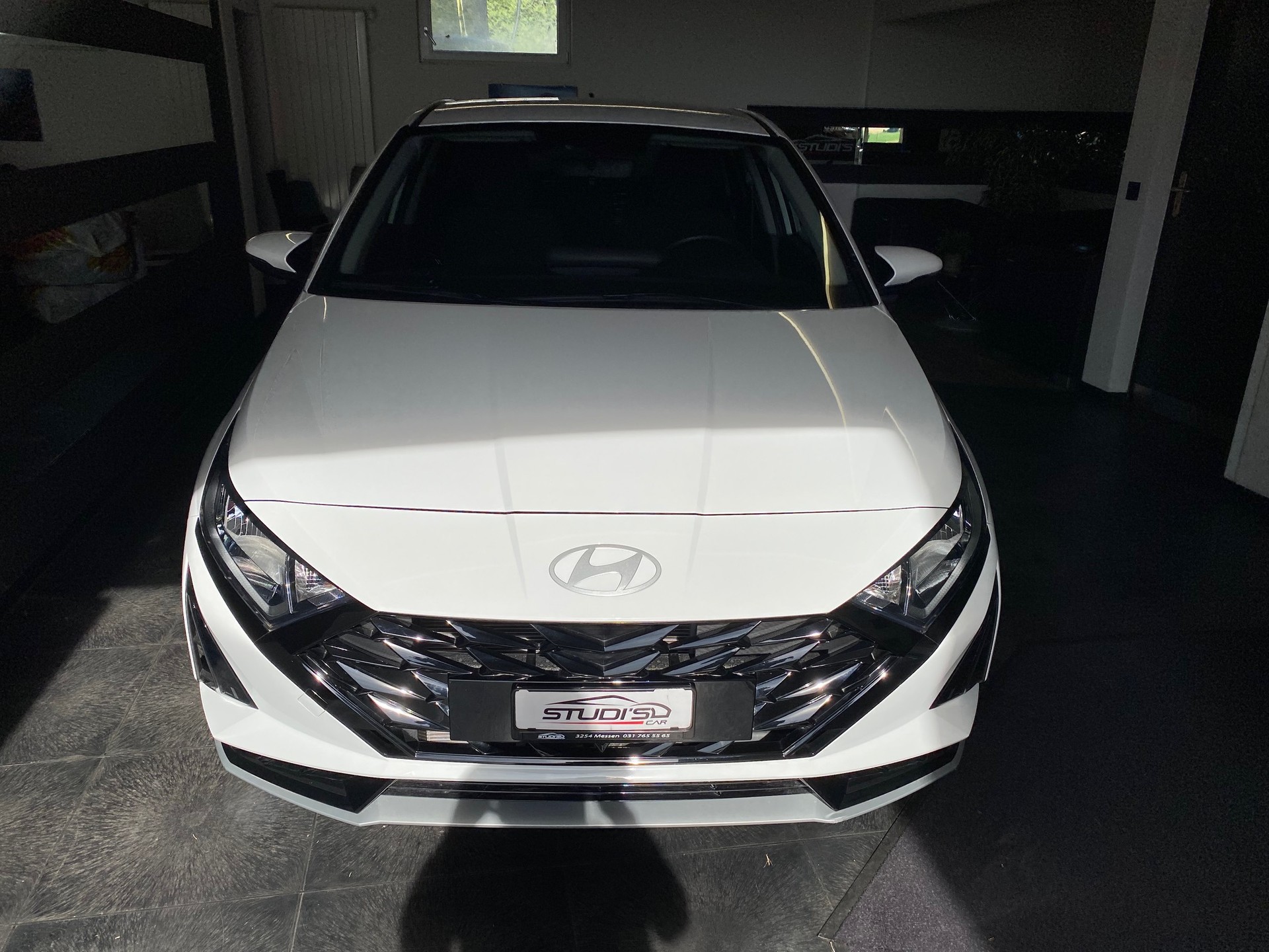 HYUNDAI i20 1.0 T-GDi Amplia DCT Gepflegtes CH-Fahrzeug-image-1