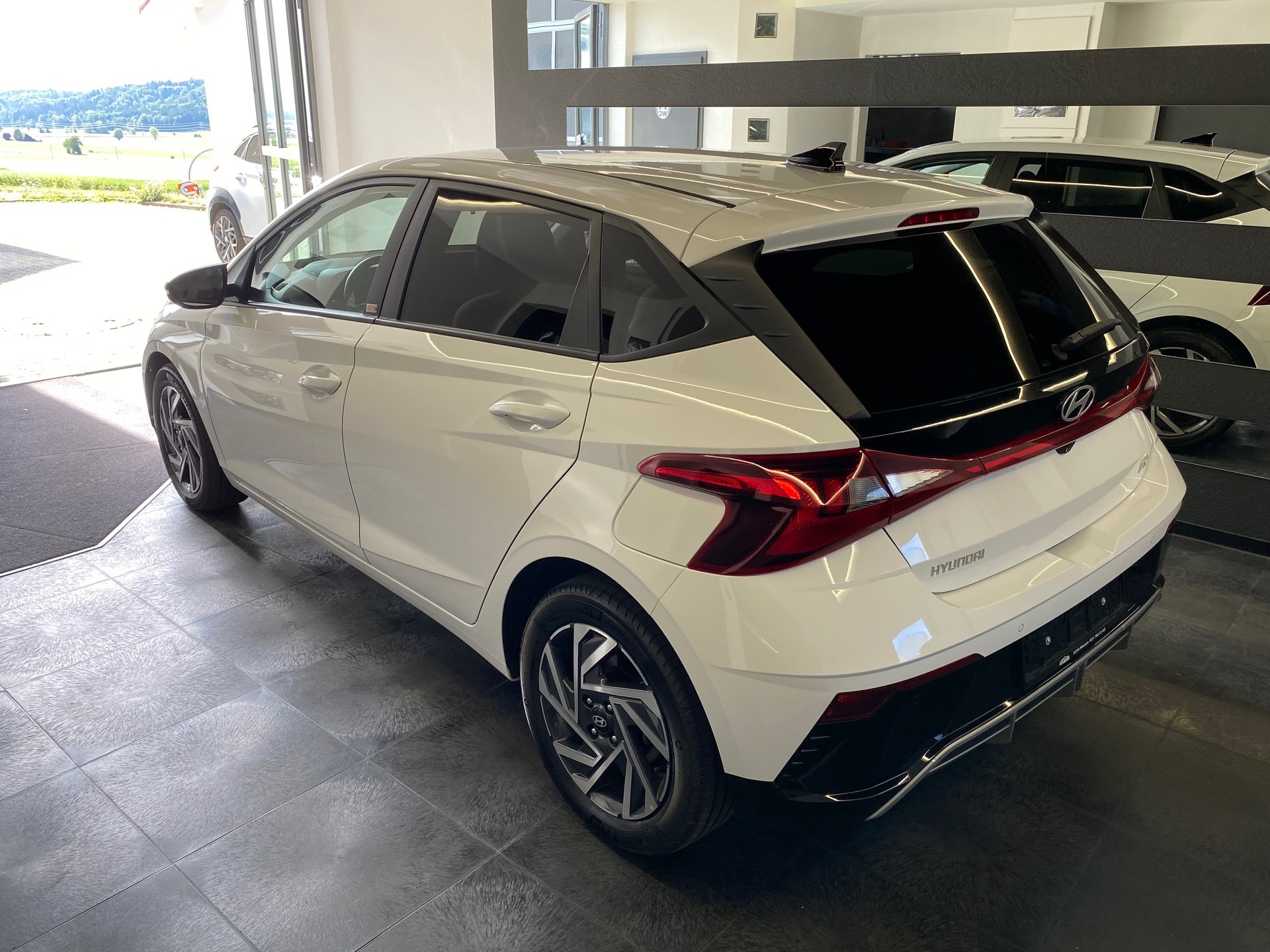 HYUNDAI i20 1.0 T-GDi Amplia DCT Gepflegtes CH-Fahrzeug-image-2