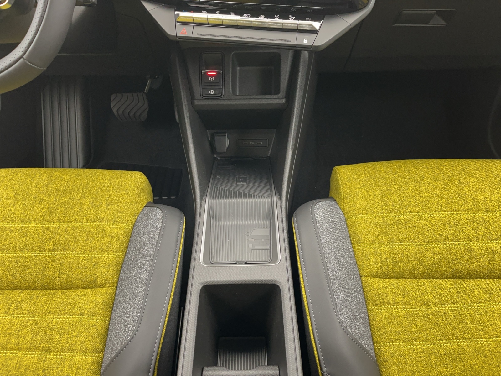 RENAULT R5 E-Tech Comfort Range iconic five-image-13