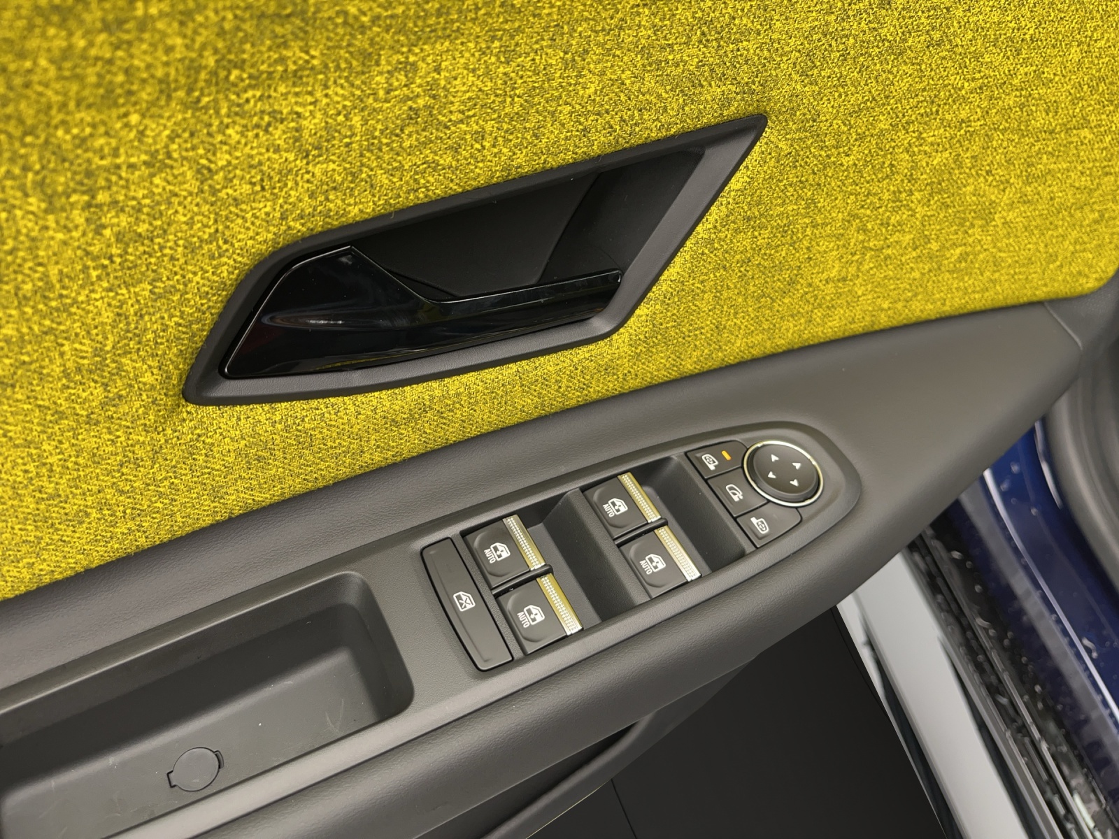 RENAULT R5 E-Tech Comfort Range iconic five-image-12