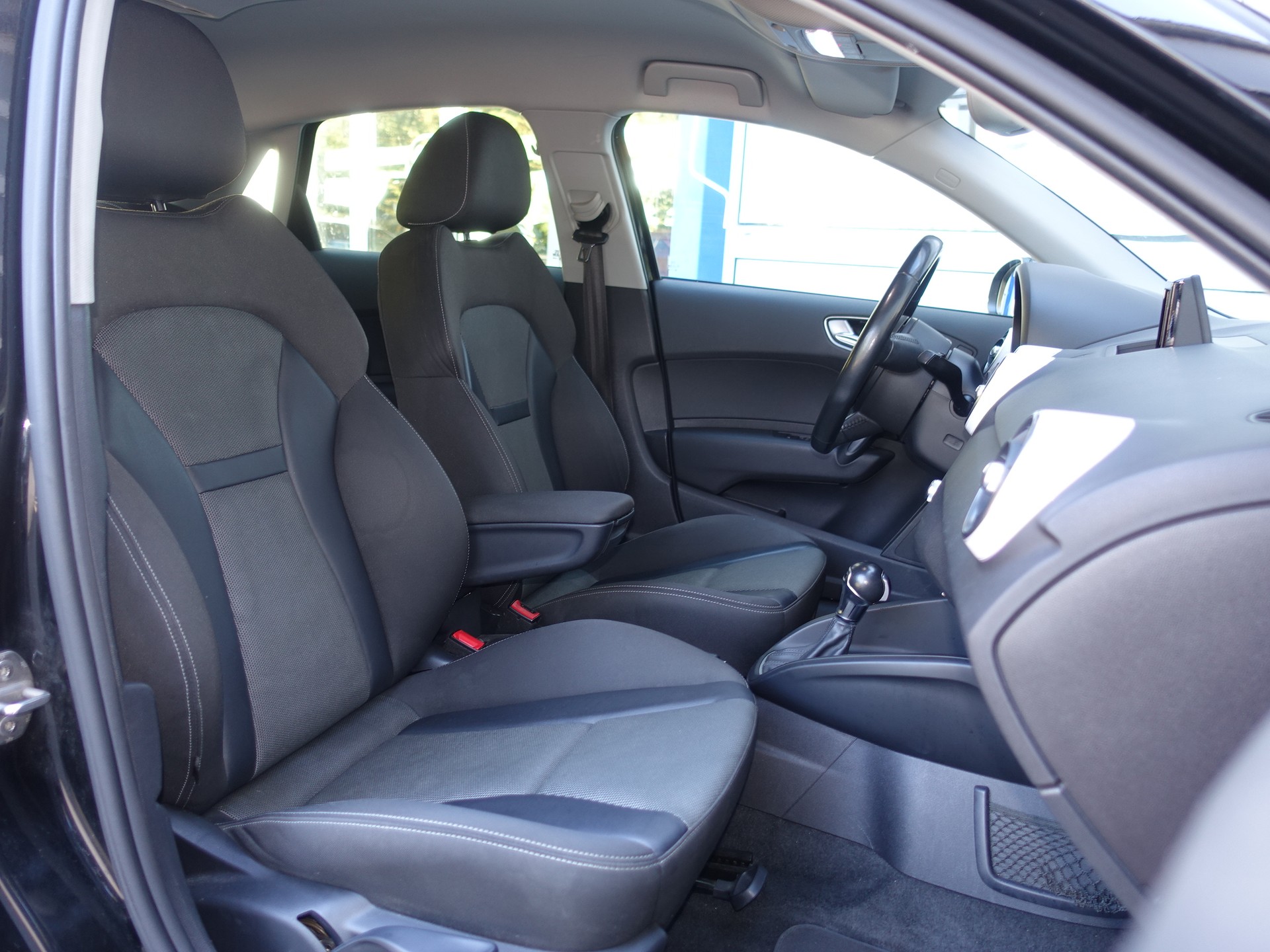 AUDI A1 Sportback 1.4 TFSI Design S-tronic-image-8