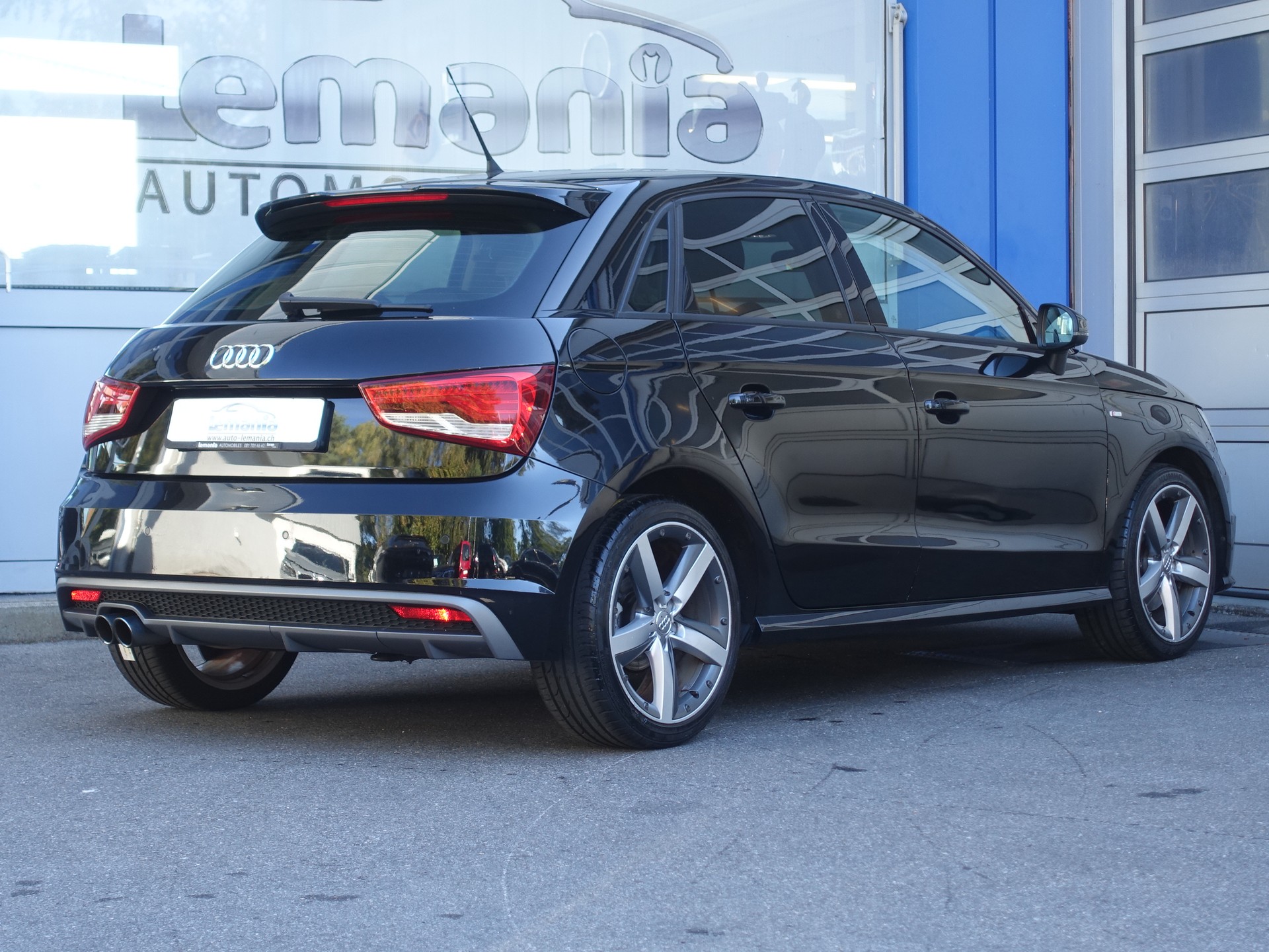 AUDI A1 Sportback 1.4 TFSI Design S-tronic-image-4