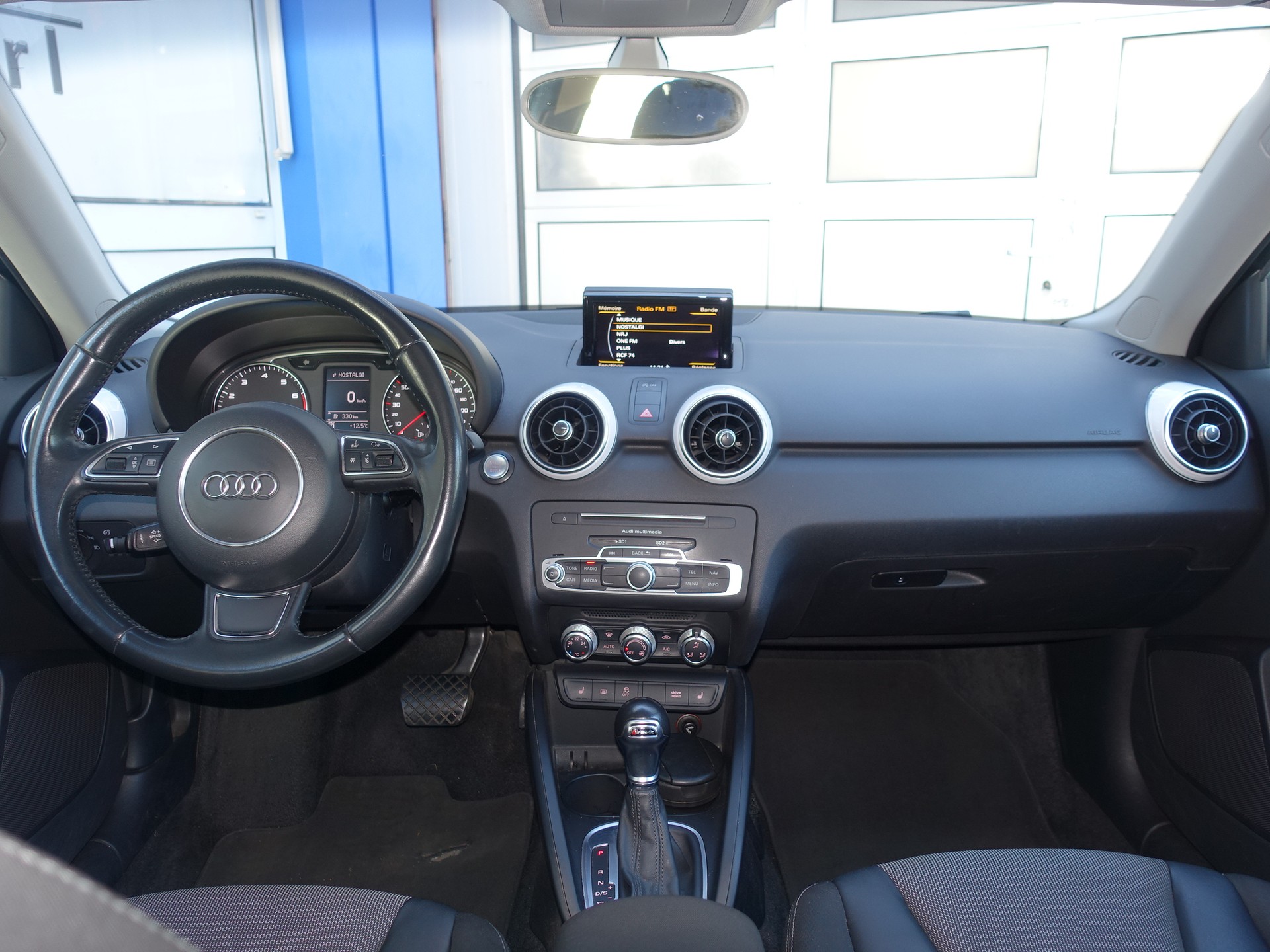 AUDI A1 Sportback 1.4 TFSI Design S-tronic-image-11