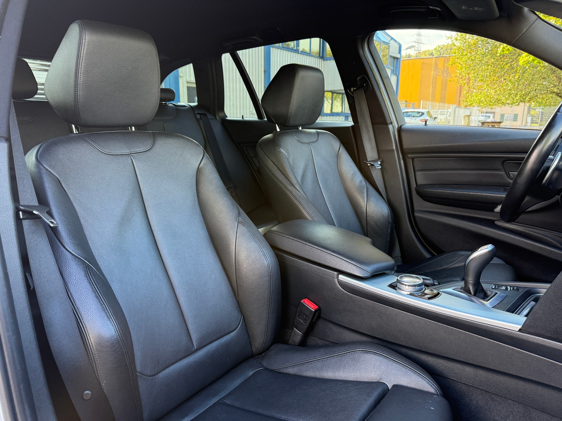 BMW 335i xDrive Touring M Sport Steptronic-image-14