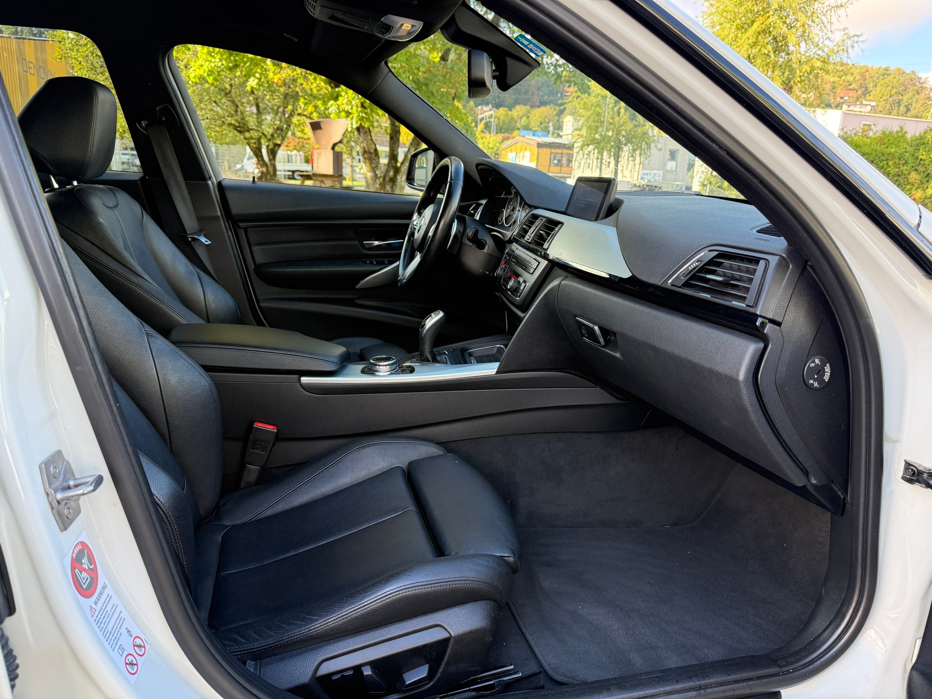 BMW 335i xDrive Touring M Sport Steptronic-image-15