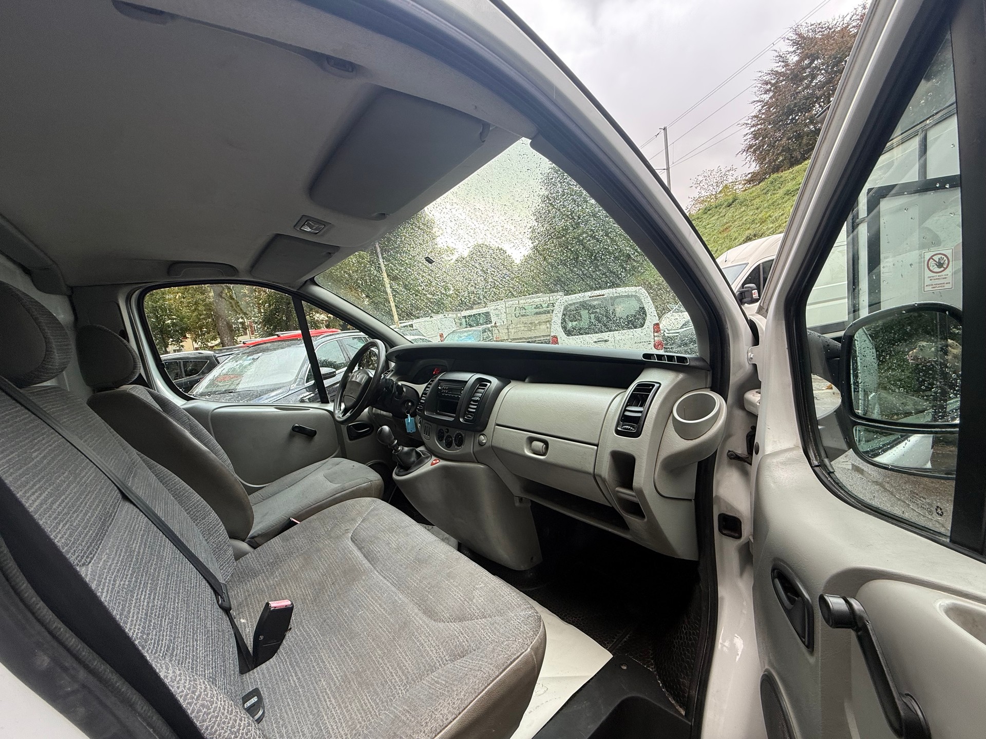 RENAULT Trafic 2.0 dCi 115 2.9t L2H1-image-5