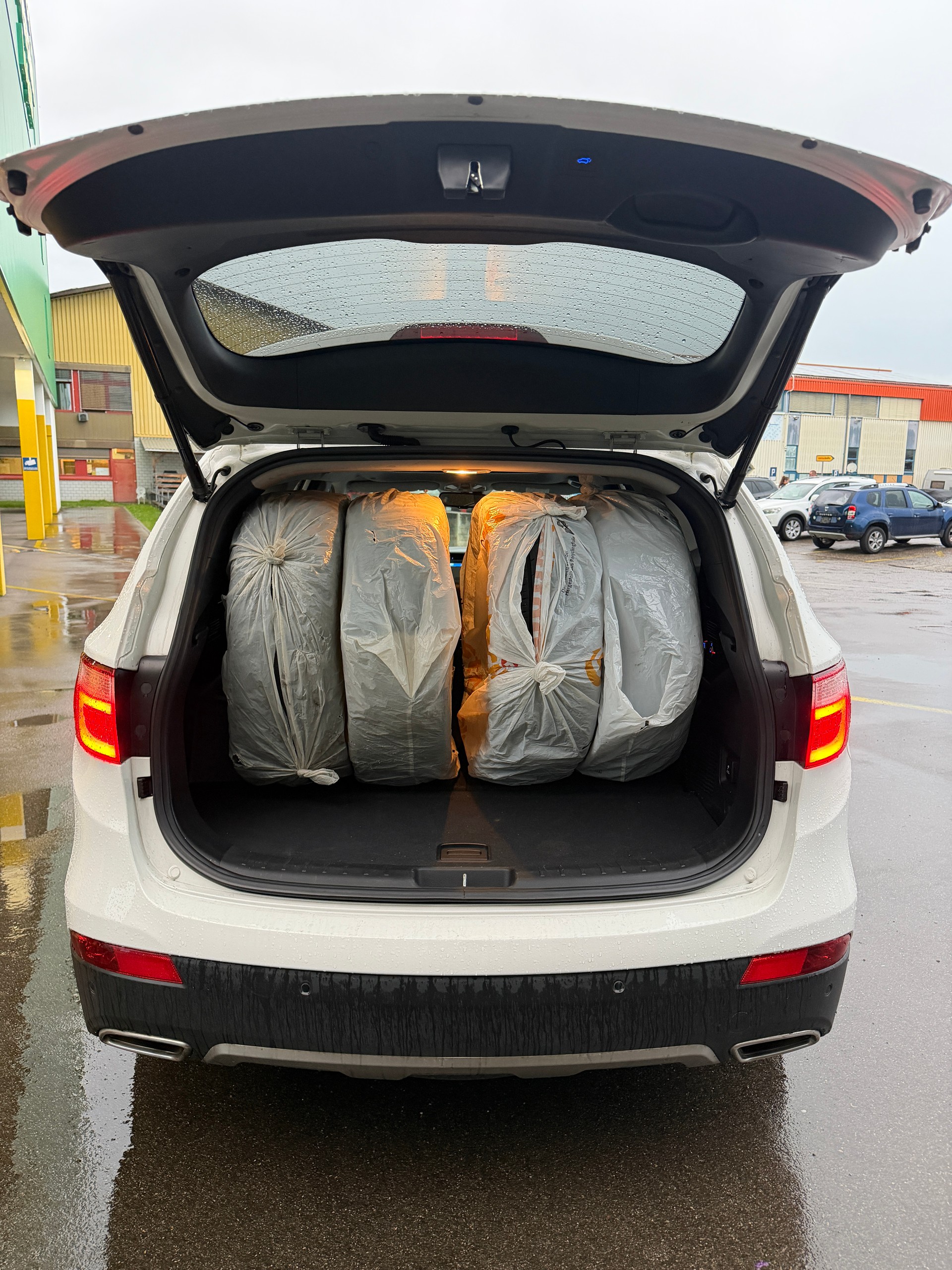 HYUNDAI Grand Santa Fe 2.2 CRDI Premium 4WD-image-15