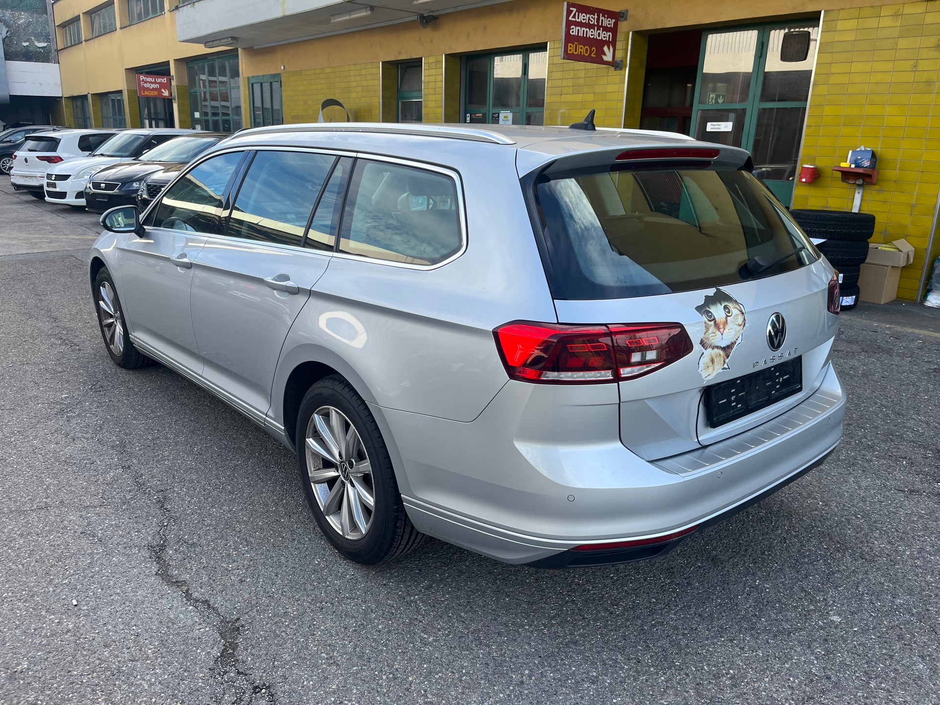 VW PASSAT-image-5