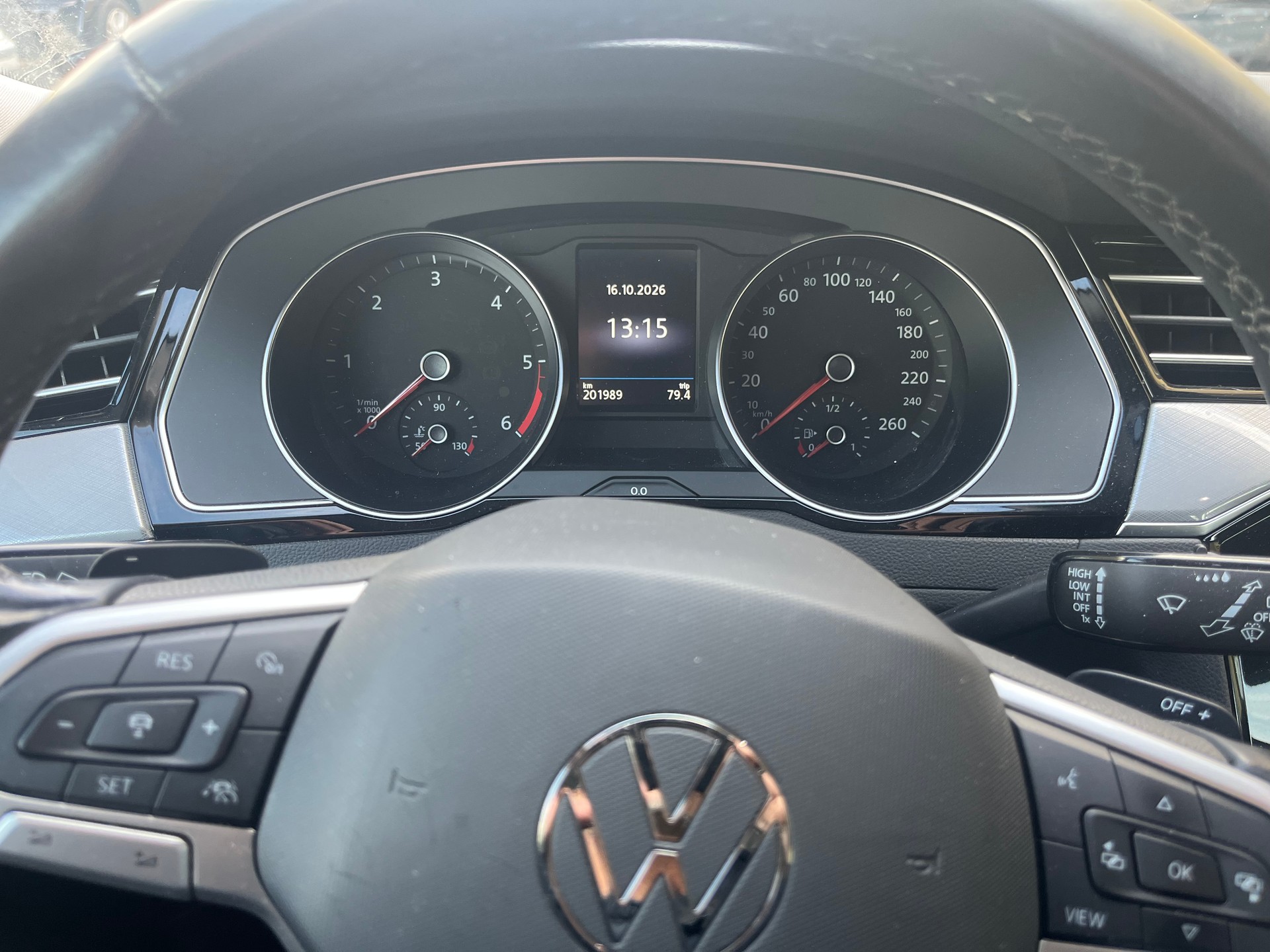 VW PASSAT-image-10