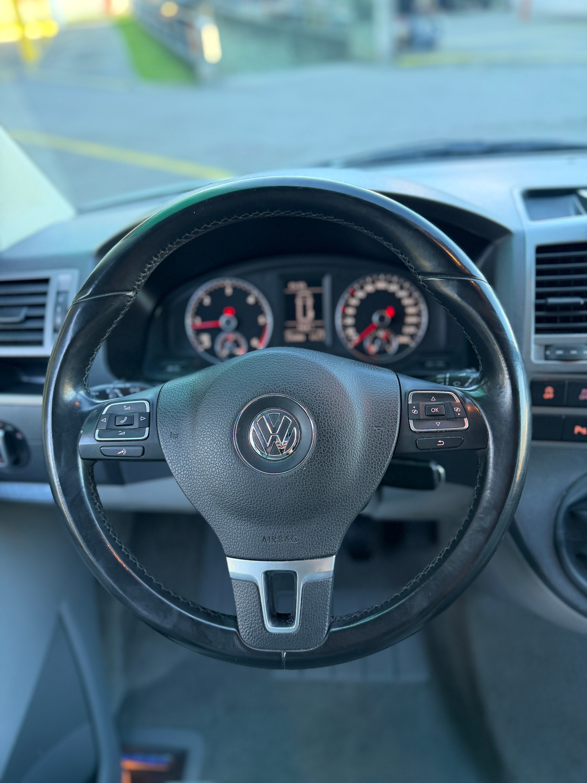 VW T5 California 2.0 TDI Beach Edition-image-9