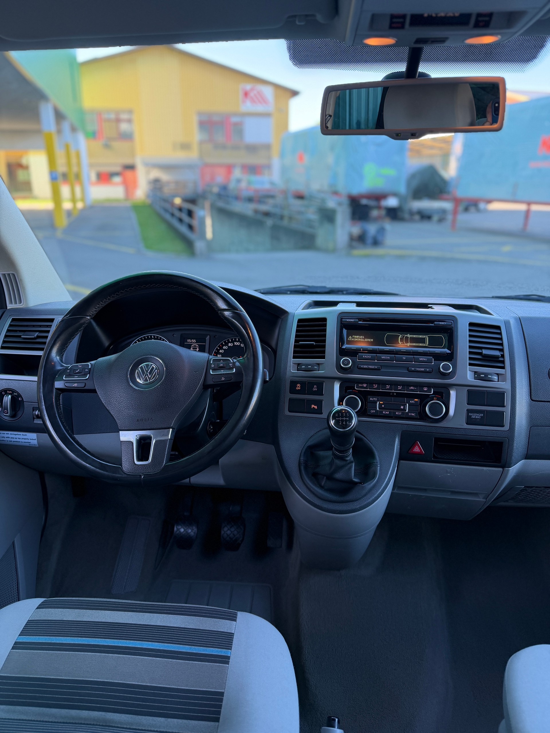 VW T5 California 2.0 TDI Beach Edition-image-7