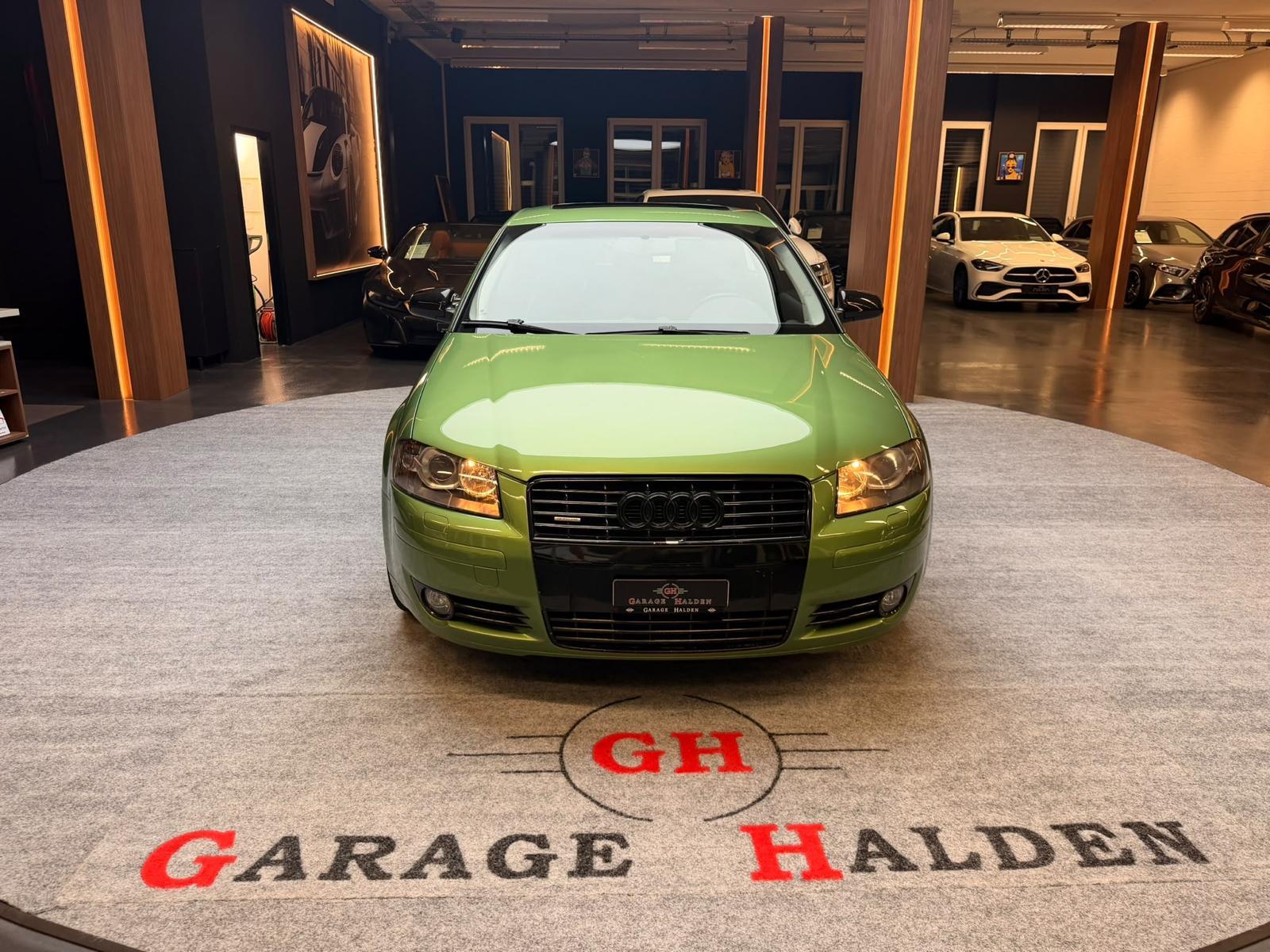 AUDI A3 3.2 V6 Ambition quattro-image-1