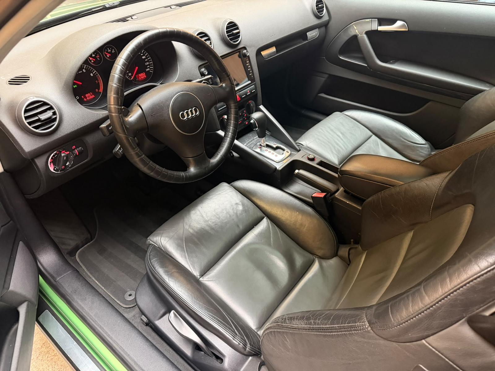 AUDI A3 3.2 V6 Ambition quattro-image-12