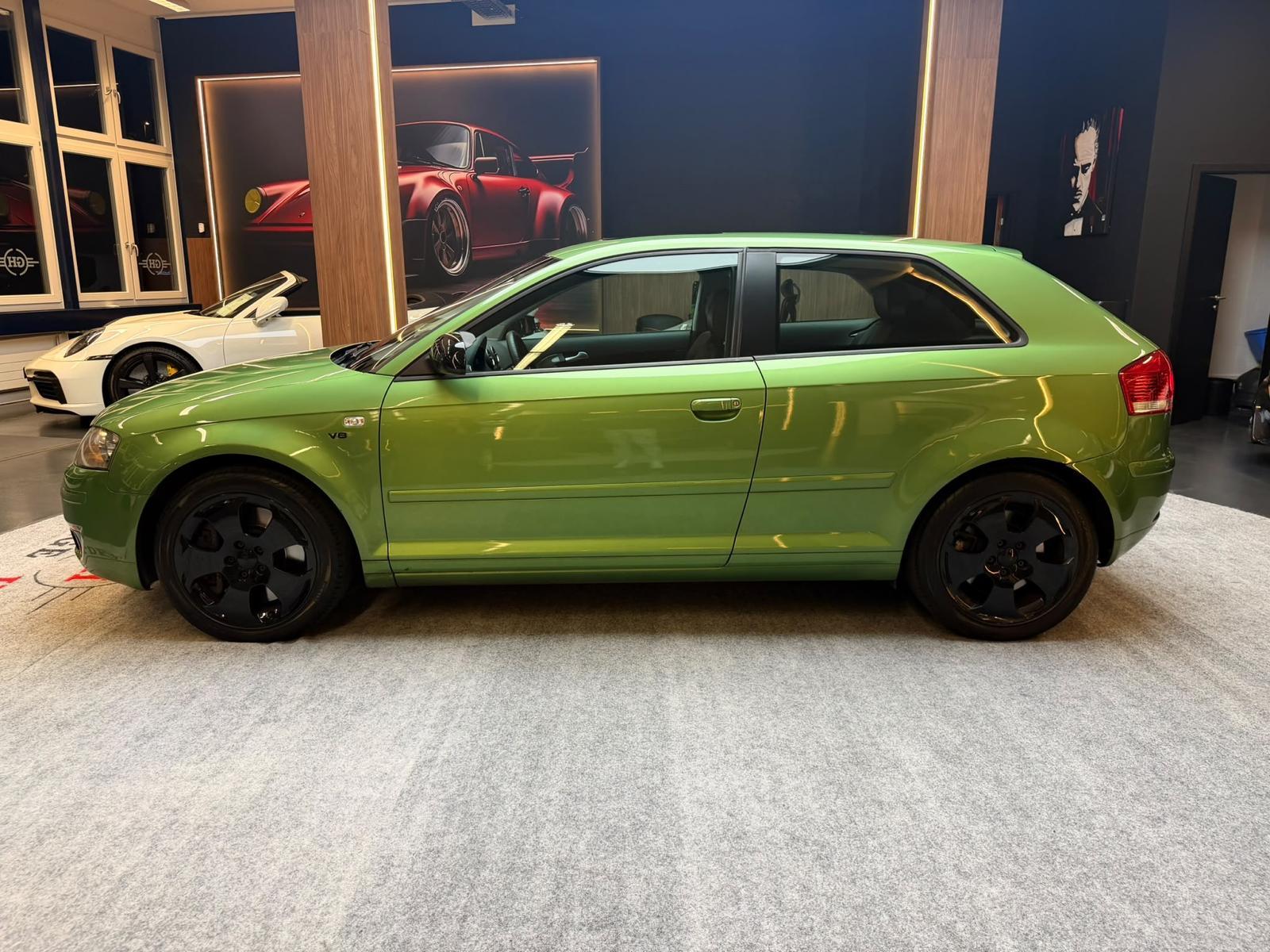 AUDI A3 3.2 V6 Ambition quattro-image-4