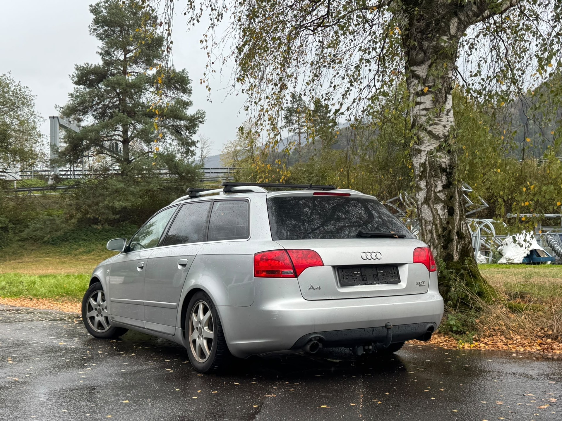 AUDI A4 Avant 2.0 Turbo FSI quattro-image-3