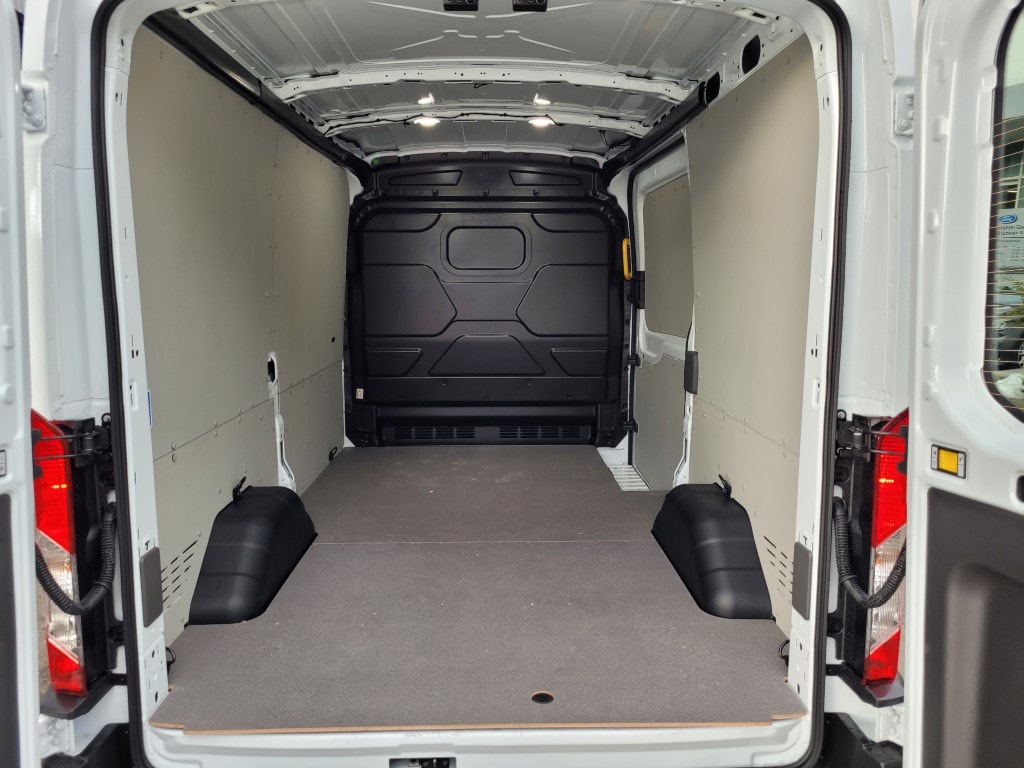 FORD E-Transit Van 350 L2H2 67kWh Trend-image-6