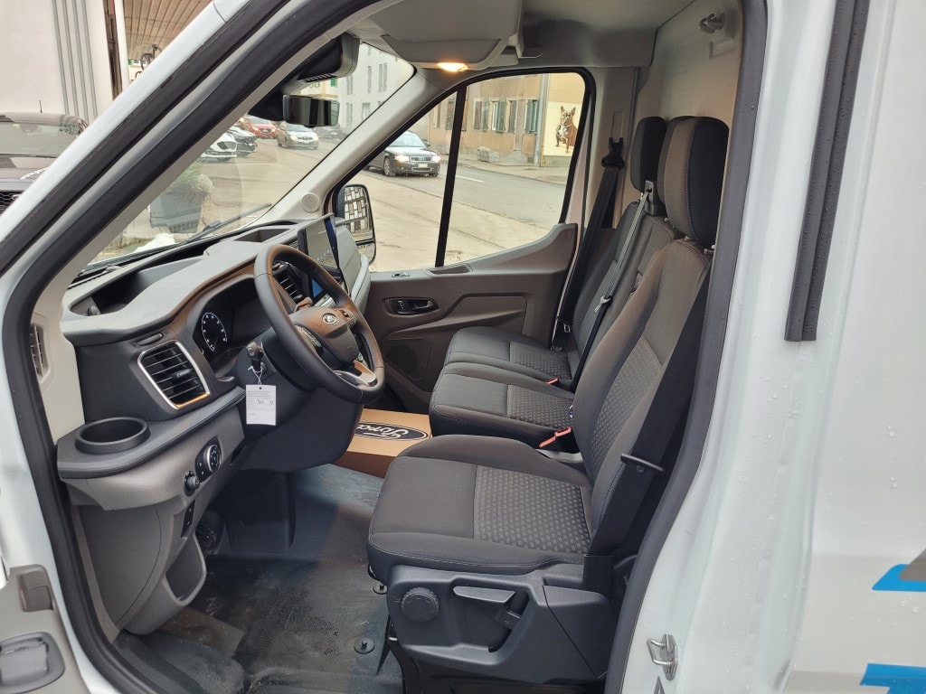 FORD E-Transit Van 350 L2H2 67kWh Trend-image-5